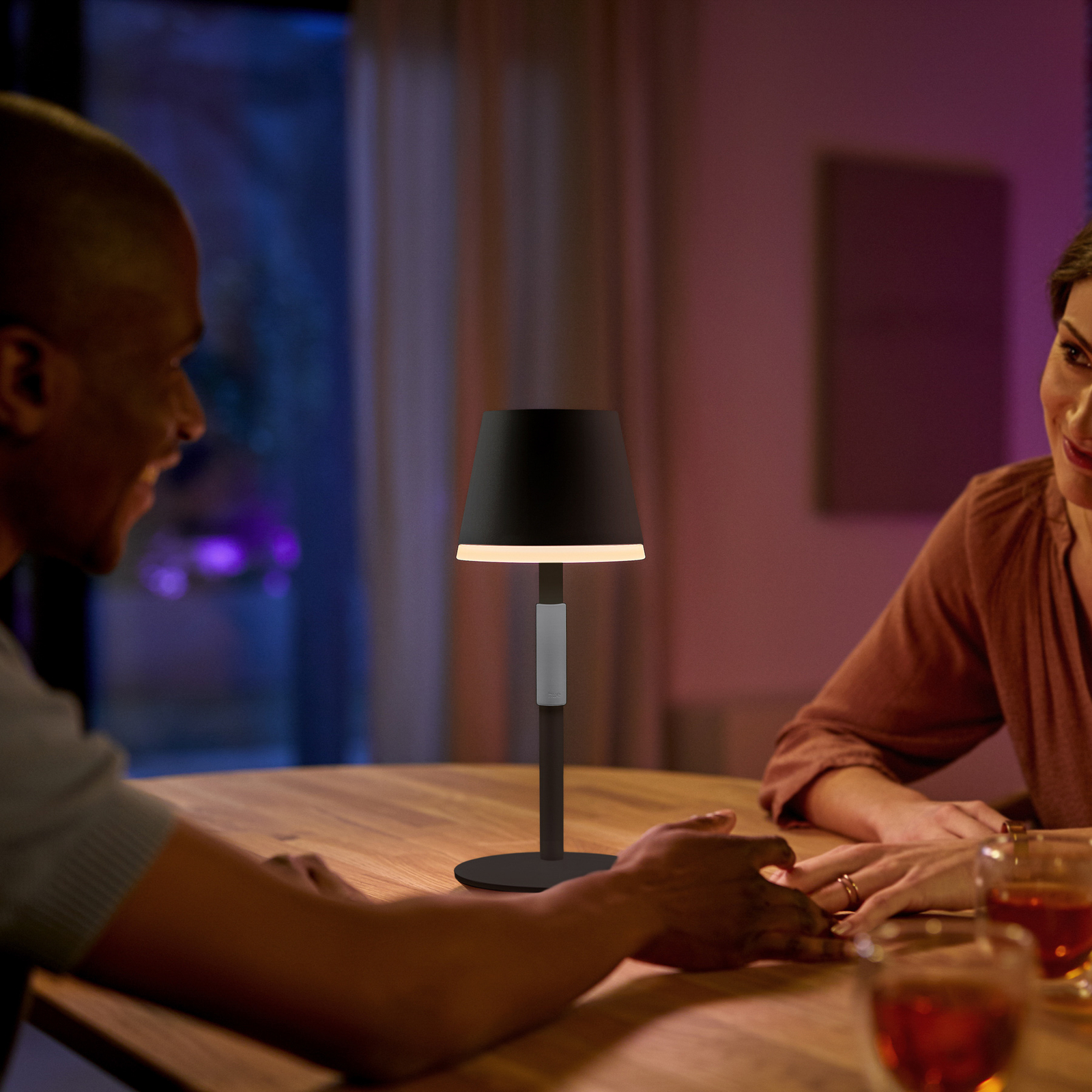 Hue Go Portable Pöytävalaisin White&Color Amb. Black - Philips Hue