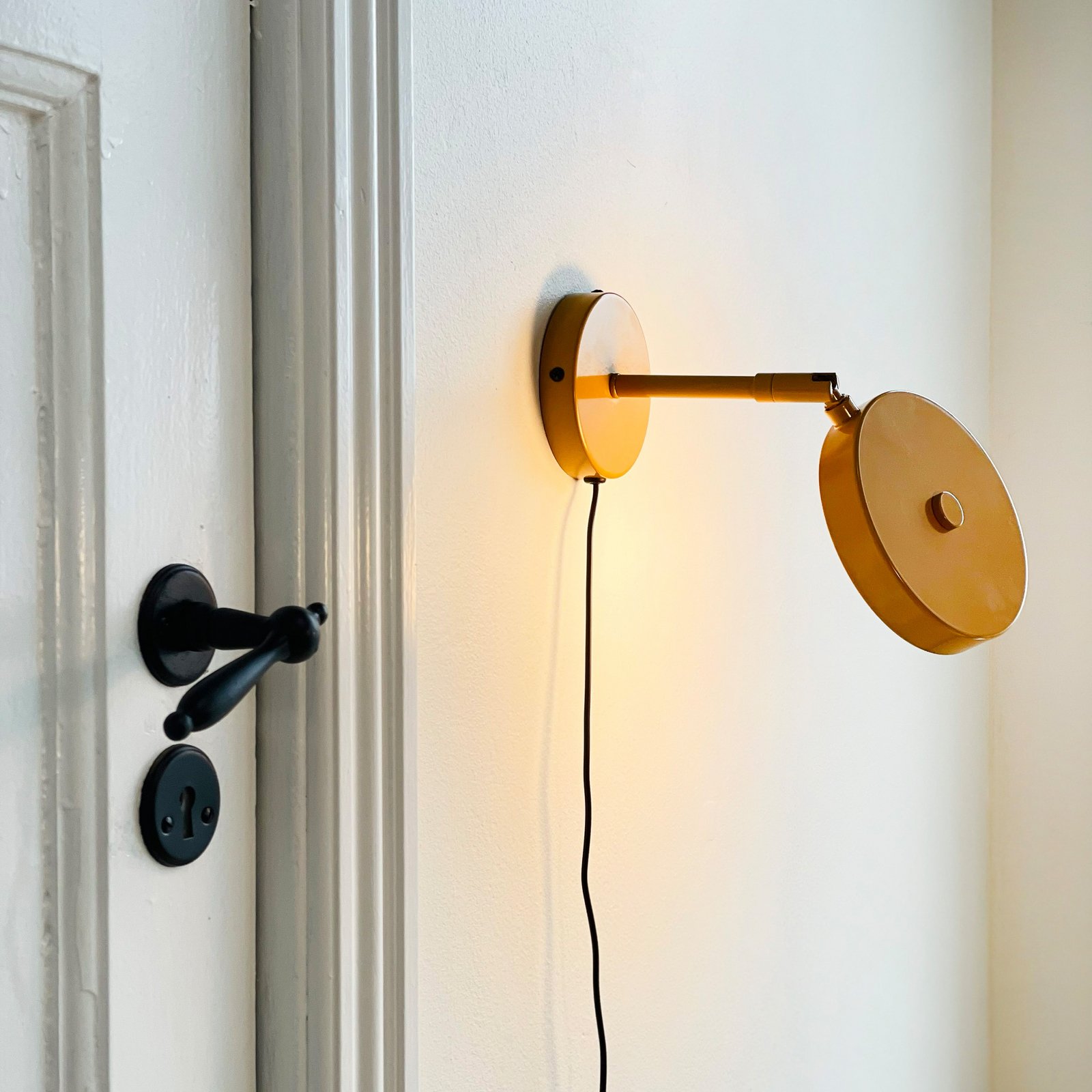 Dyberg Larsen LED sieninis šviestuvas „Starlight“, geltonas, Ø 14 cm,