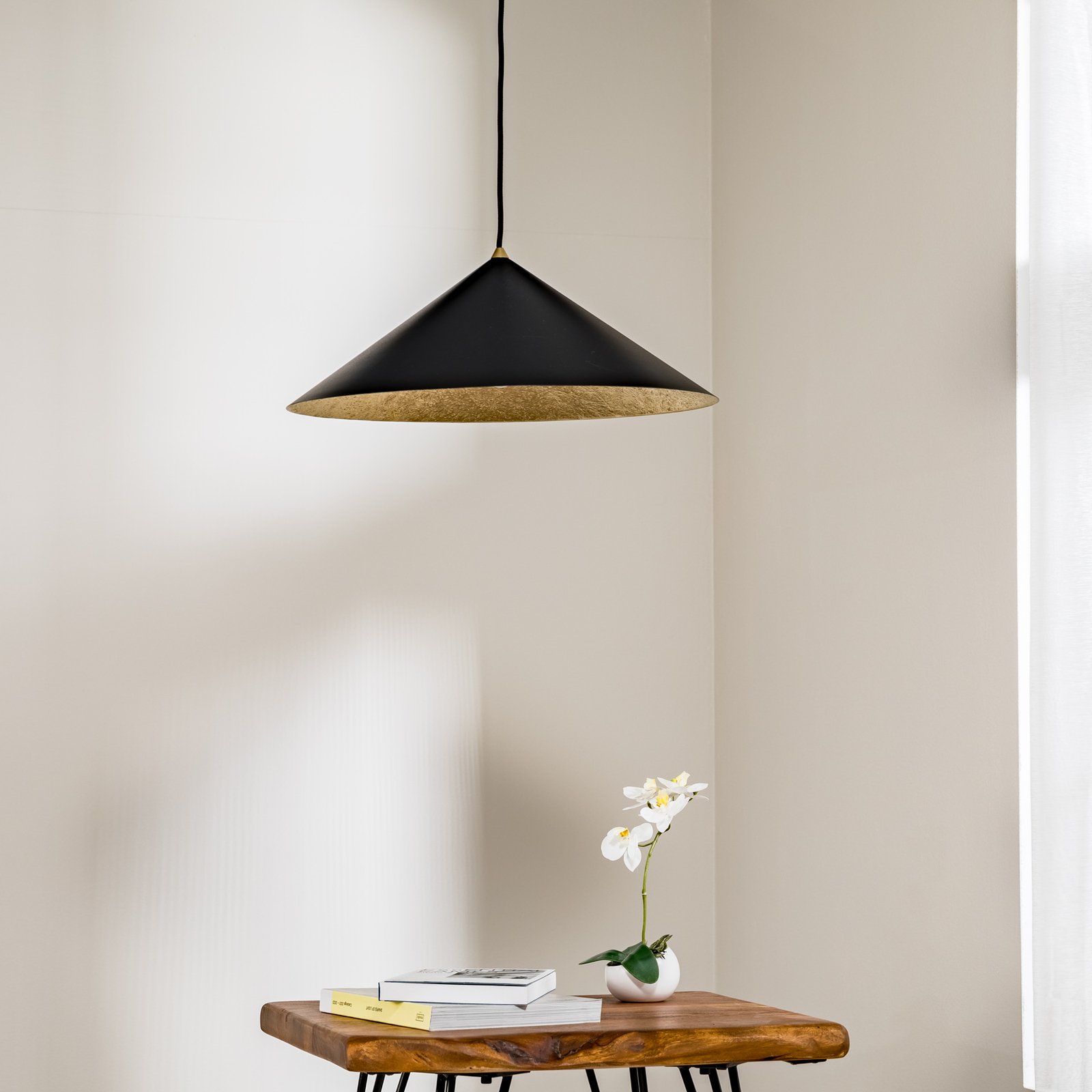 Fuji pendant light, composite fibre, black/gold-coloured, Ø 50 cm