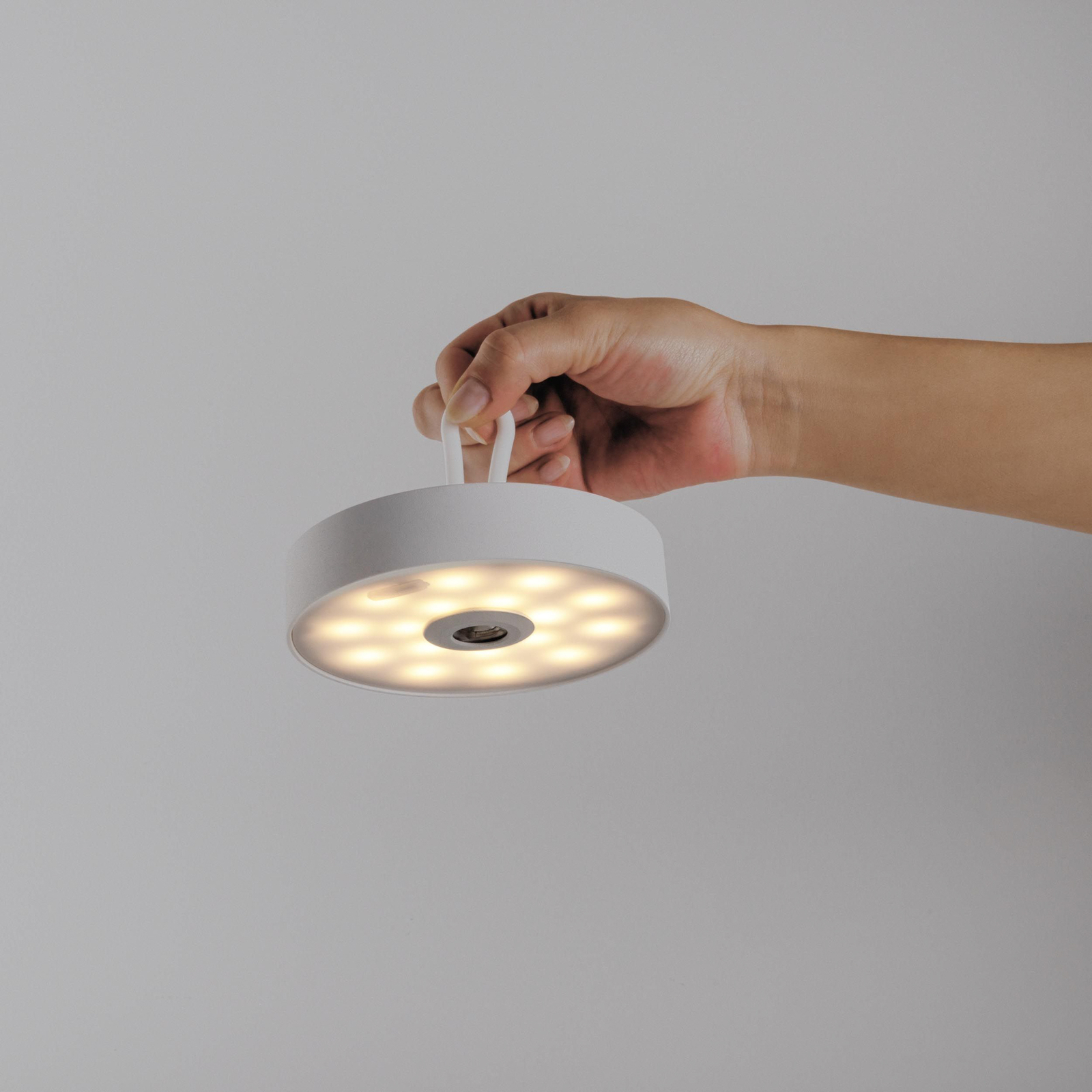 LED-batteribordlampe Ella, magnetisk, hvit