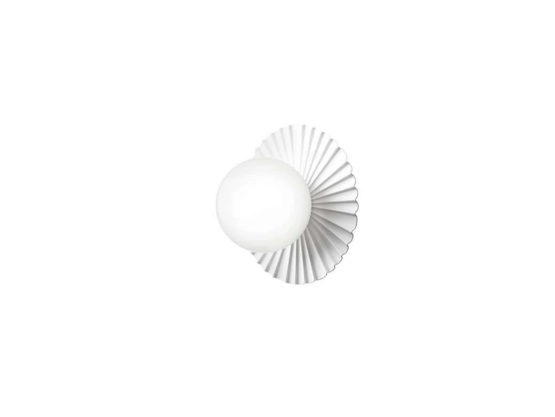 Nuura Aps – Liila Muuse Deckenleuchte, IP44, weiß/opal, Ø 20 cm Nuura