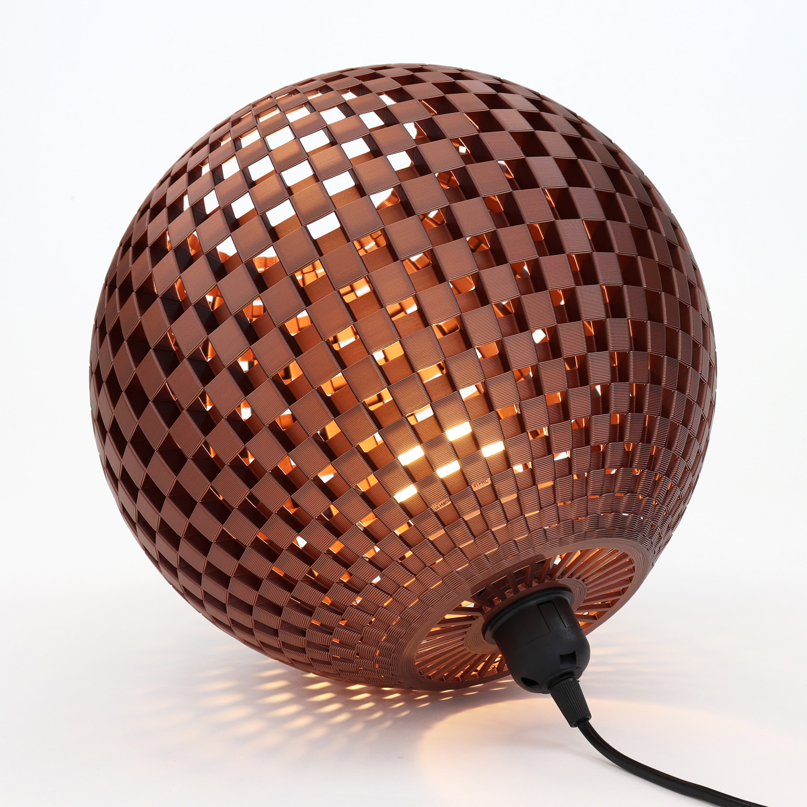 Flechtwerk table lamp, lying sphere, copper
