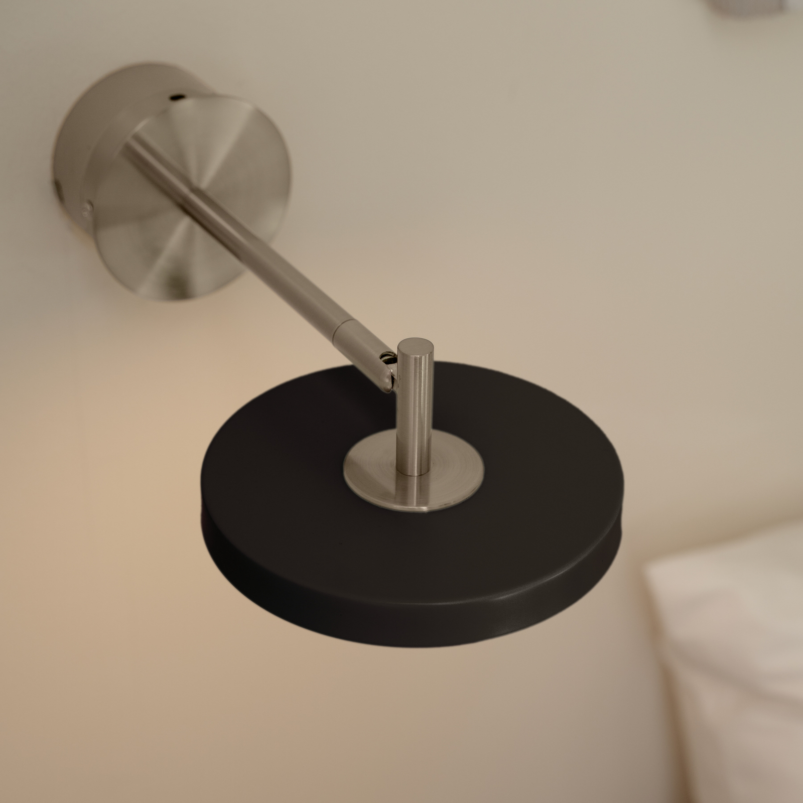 UMAGE LED-Wandlampe Asteria Short, schwarz, Stahl, Hardwire