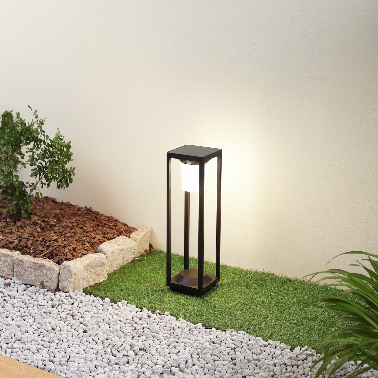 Lucande LED-Solarwegeleuchte Nilea, 50 cm, schwarz, Sensor