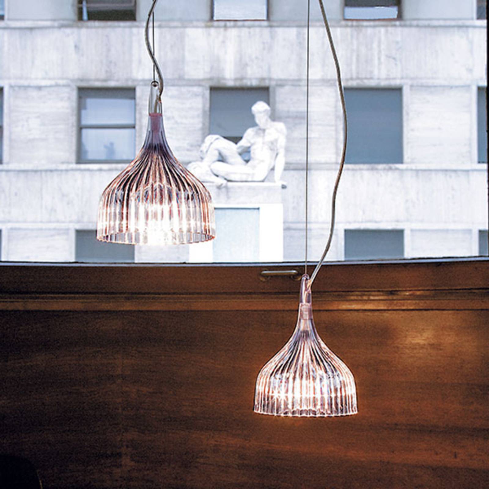 Kartell É - lampa wisząca z LED, przezroczysta