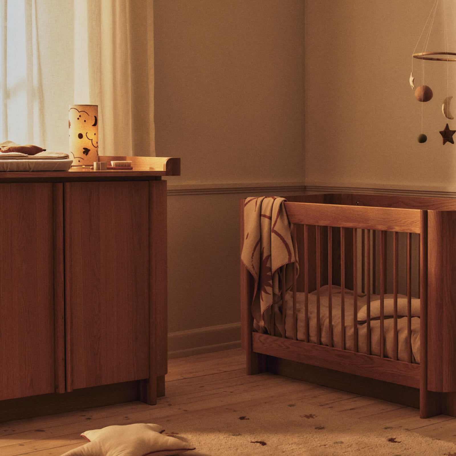 Skye LED-bordlampe, naturfarget lin Høyde 27 cm - ferm LIVING