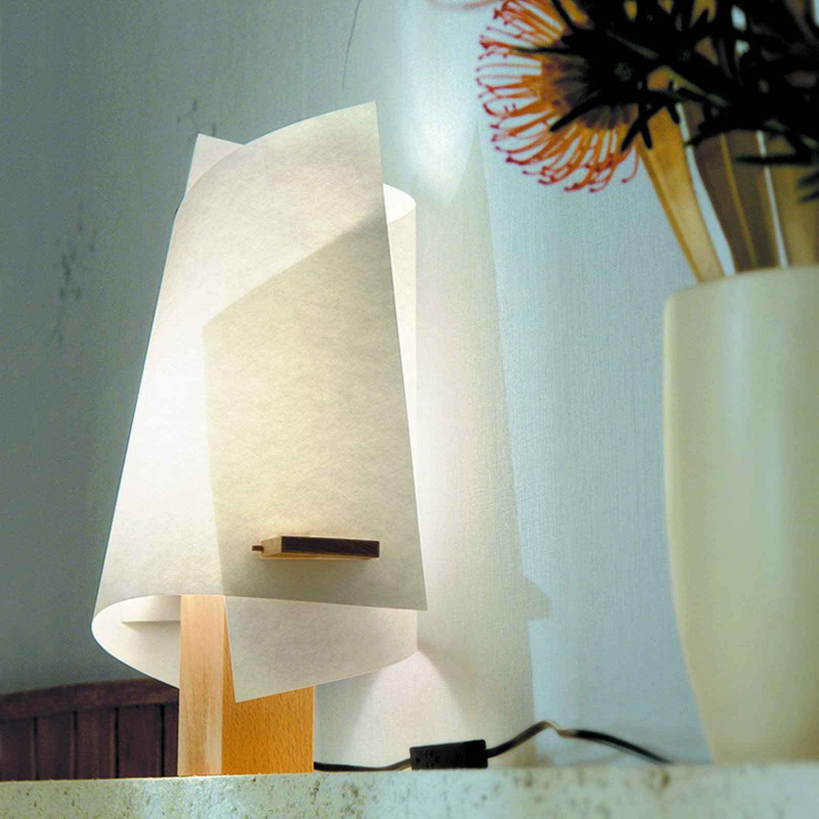 Lámpara de mesa de diseño PLAN B, haya