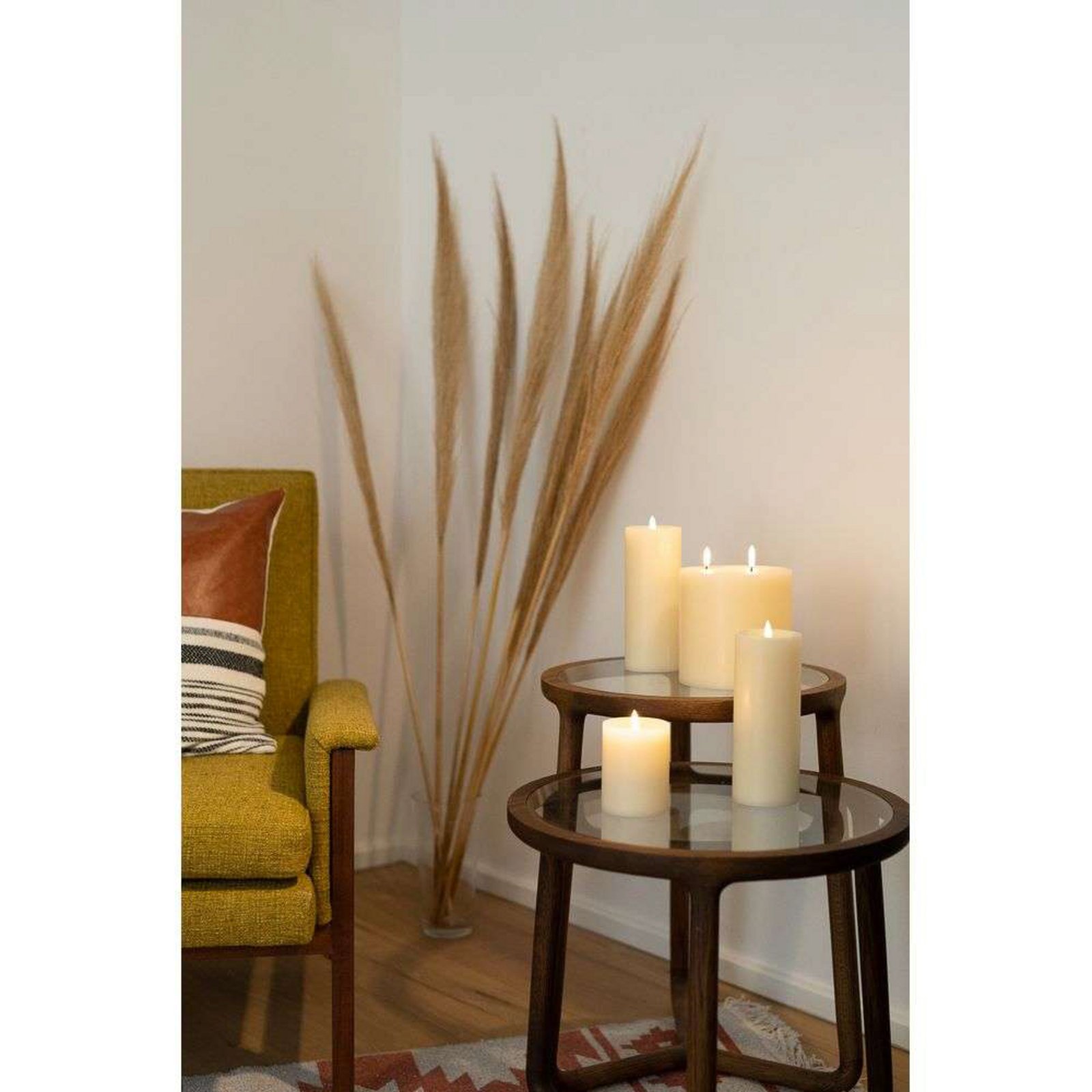 Pillar Candle LED w/shoulder Ivory 7,8 x 20 cm - Uyuni Lighting