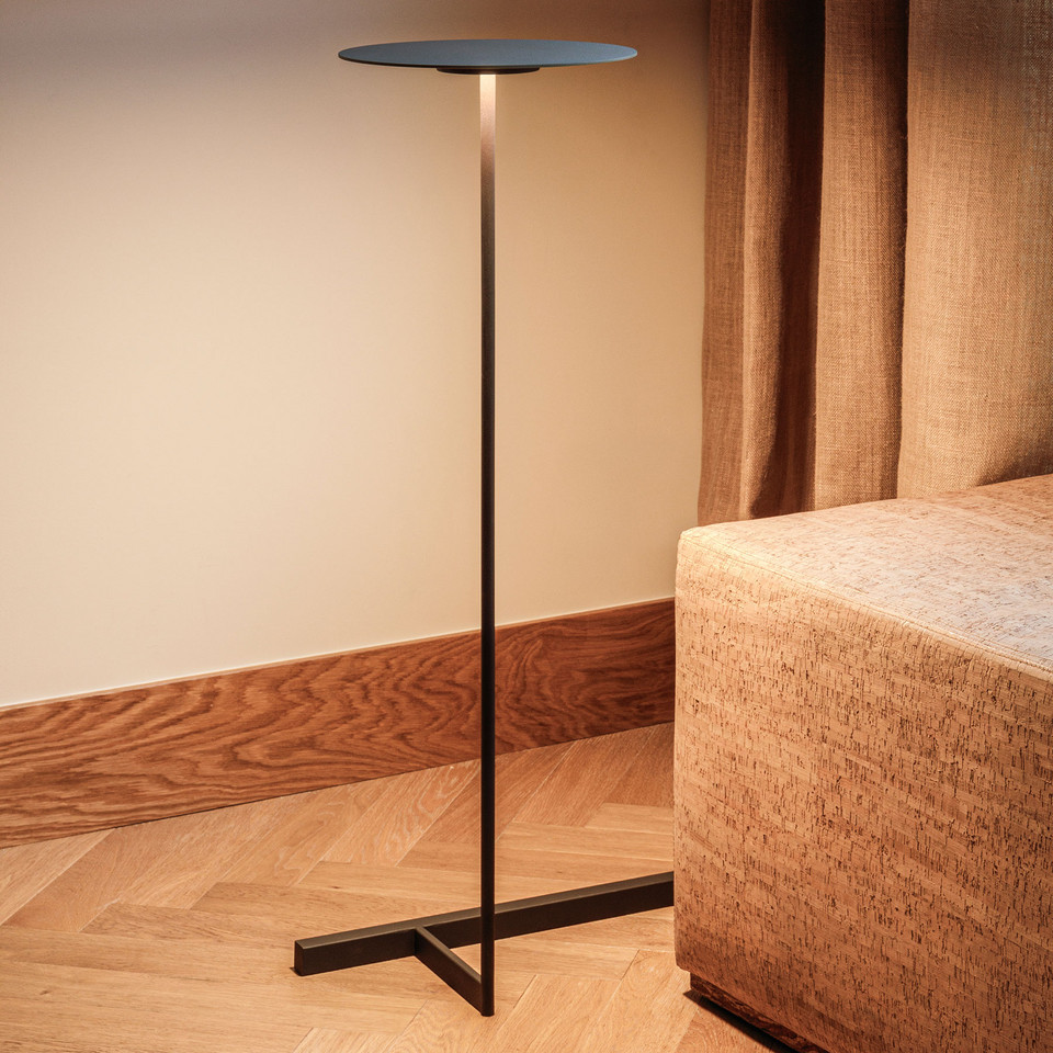Vibia Platt LED-golvlampa 96 cm grå L1, svart från Vibia