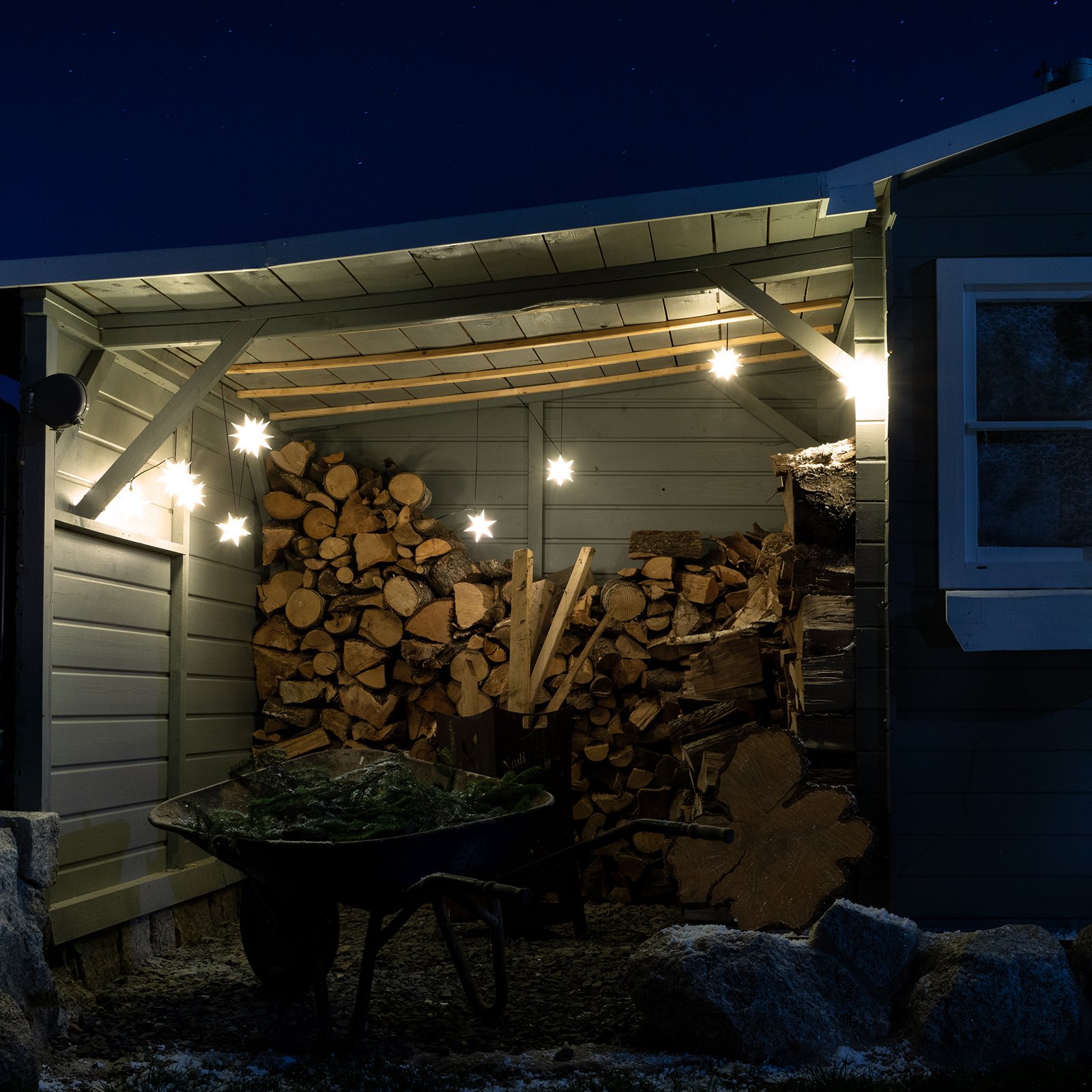 En blanc - guirlande LED 9 étoiles pour extérieur