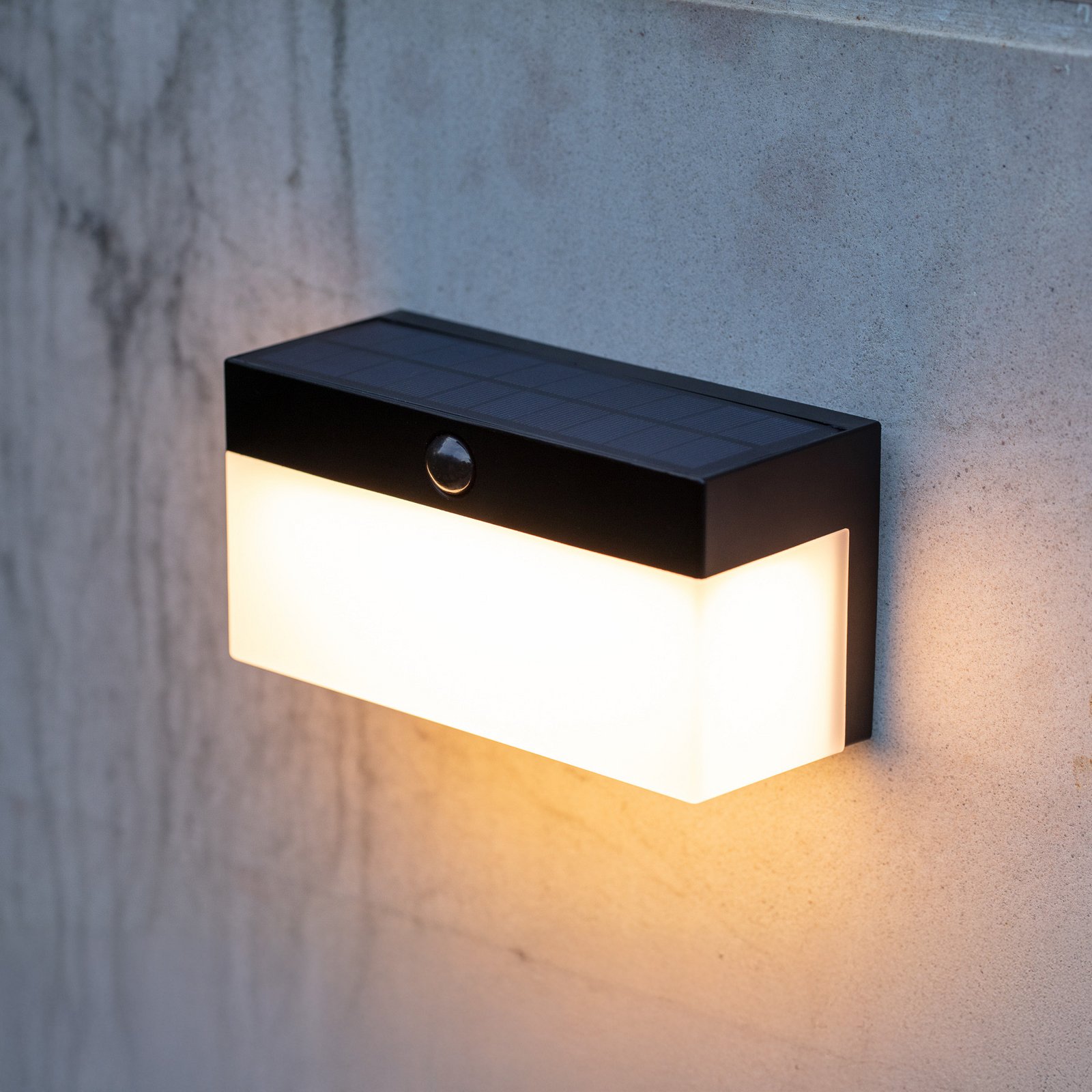 Fran LED solar outdoor wall light, CCT