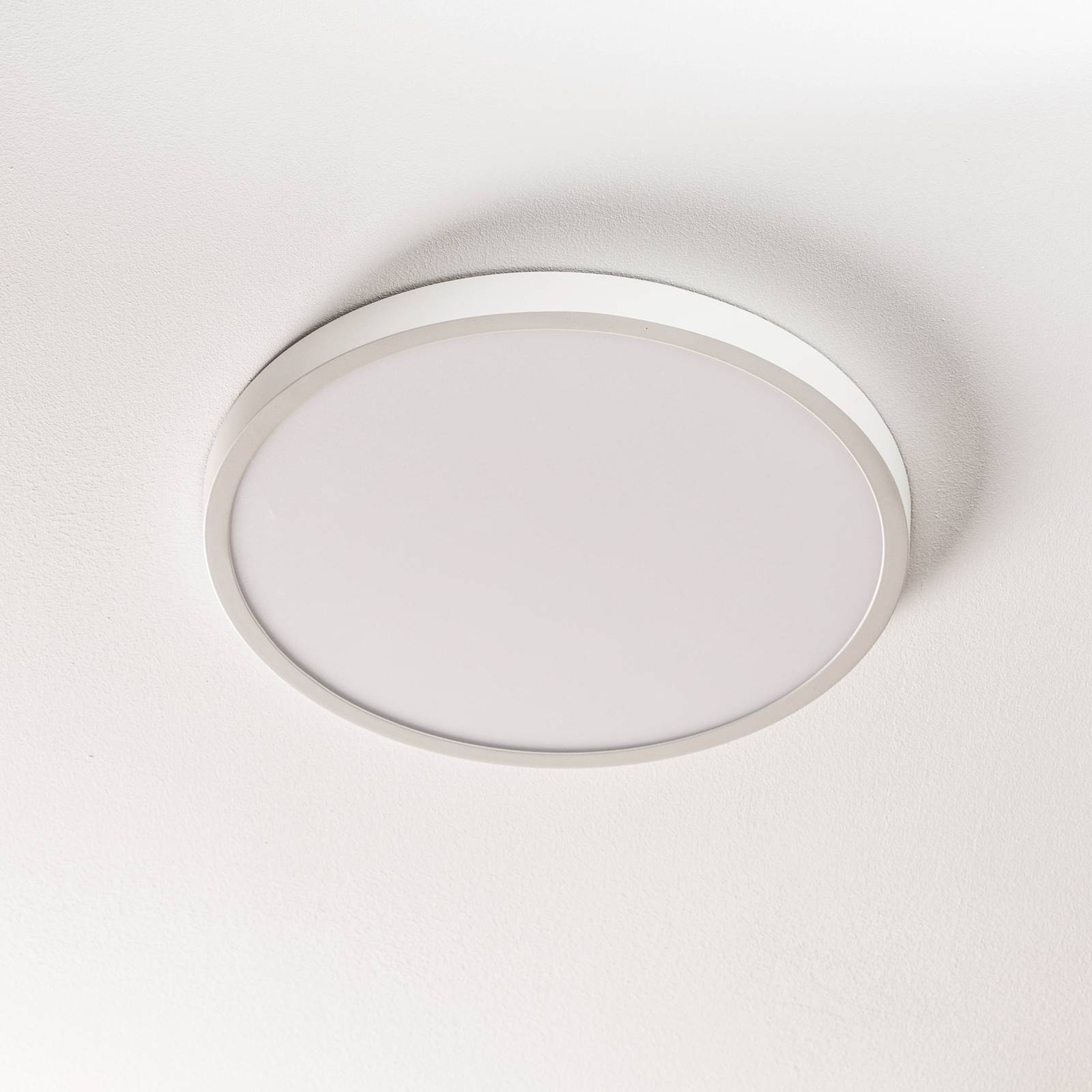 E-shop Veľmi ploché stropné LED svietidlo Lero Ø 40 cm