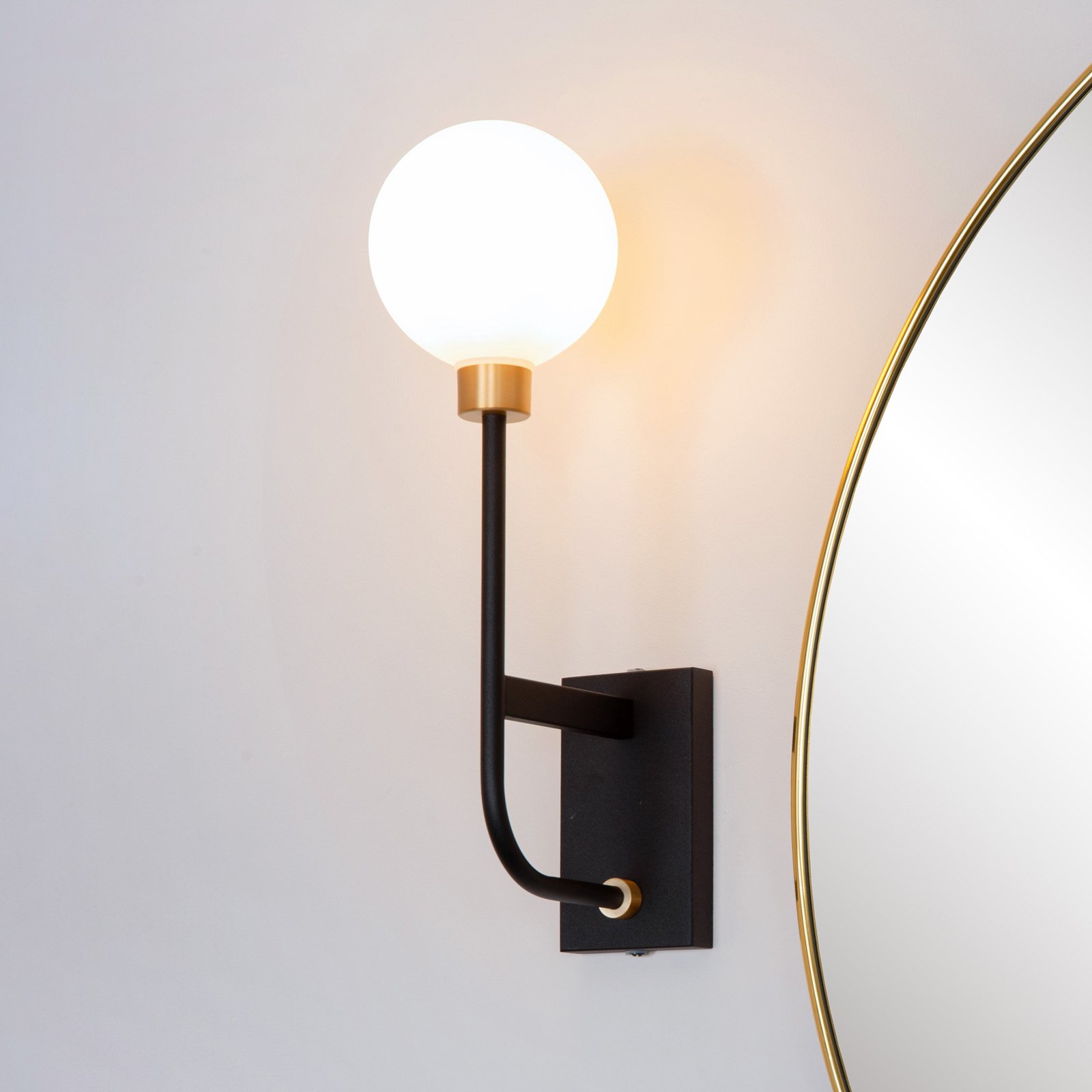 Berend wall light, glass, black/gold, 1-bulb