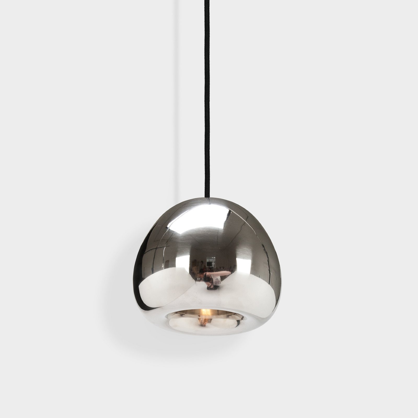 Suspension LED Void mini, couleur chrome, Ø 15 cm - Tom Dixon Suspension LED Void mini, couleur chrome, Ø 15 cm - Tom Dixon