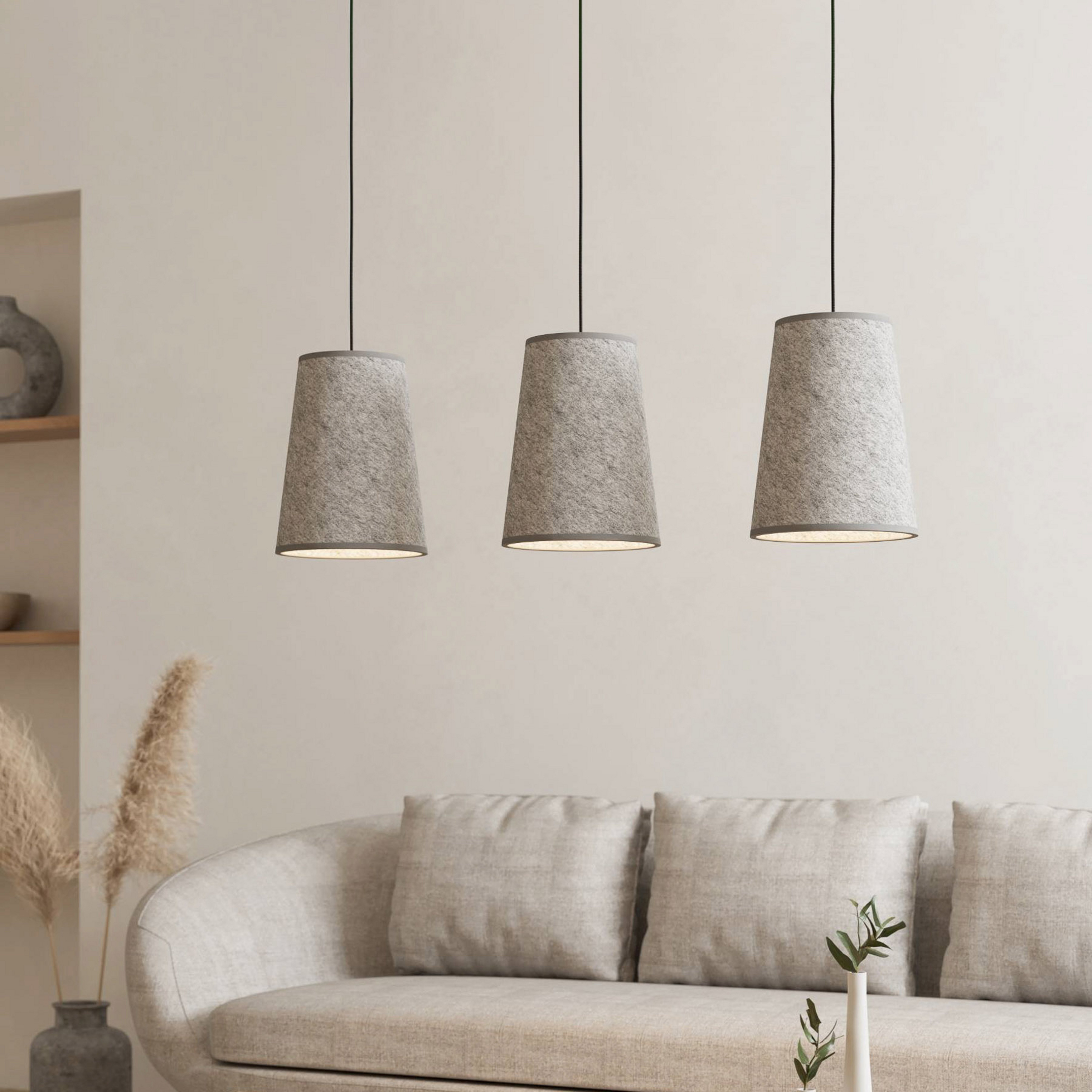 Lampa wisząca Alsager z trzema filcowymi kloszami