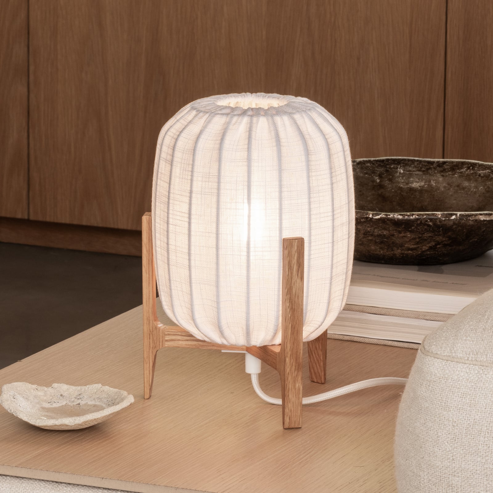 Prisma stolna lampa, hrast/bijela, 24 cm, drvo – Watt &amp; Veke