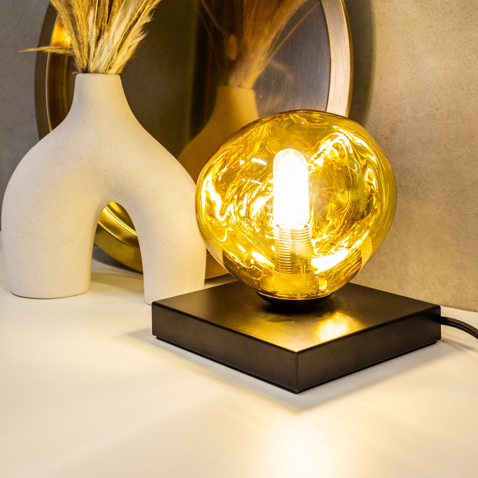 Canopus table lamp, gold-coloured, Ø 15 cm, glass, 1 x E14