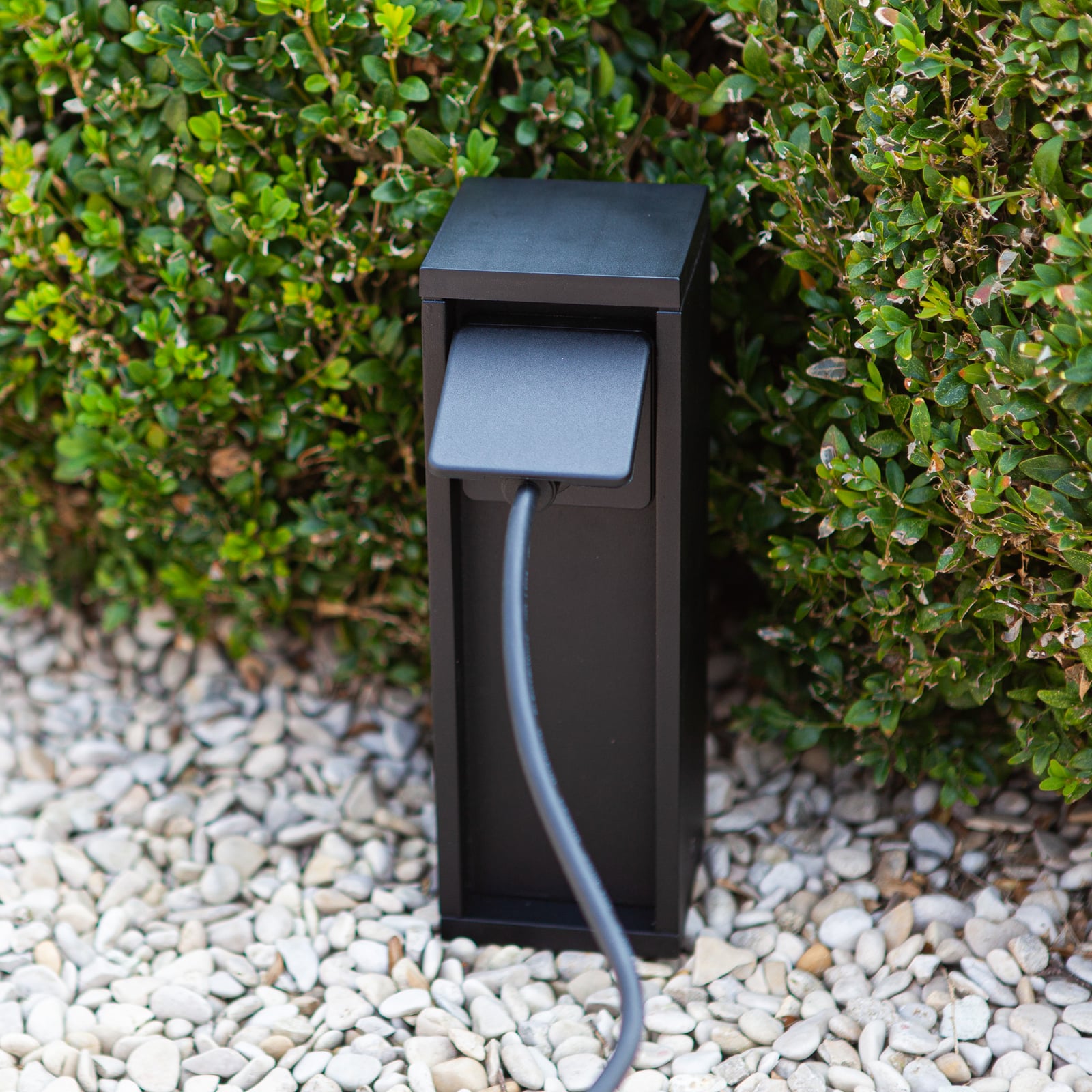 Colonne de prises MAINS, noire, hauteur 24 cm, IP54, max. 3500 W