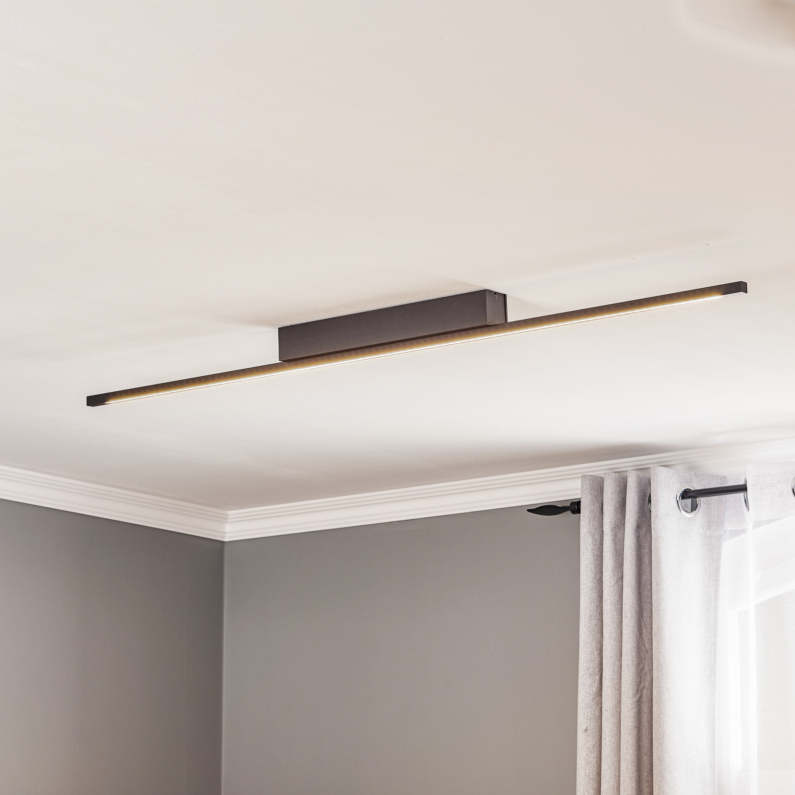 Rothfels Tolu -LED-kattovalaisin musta, 118 cm