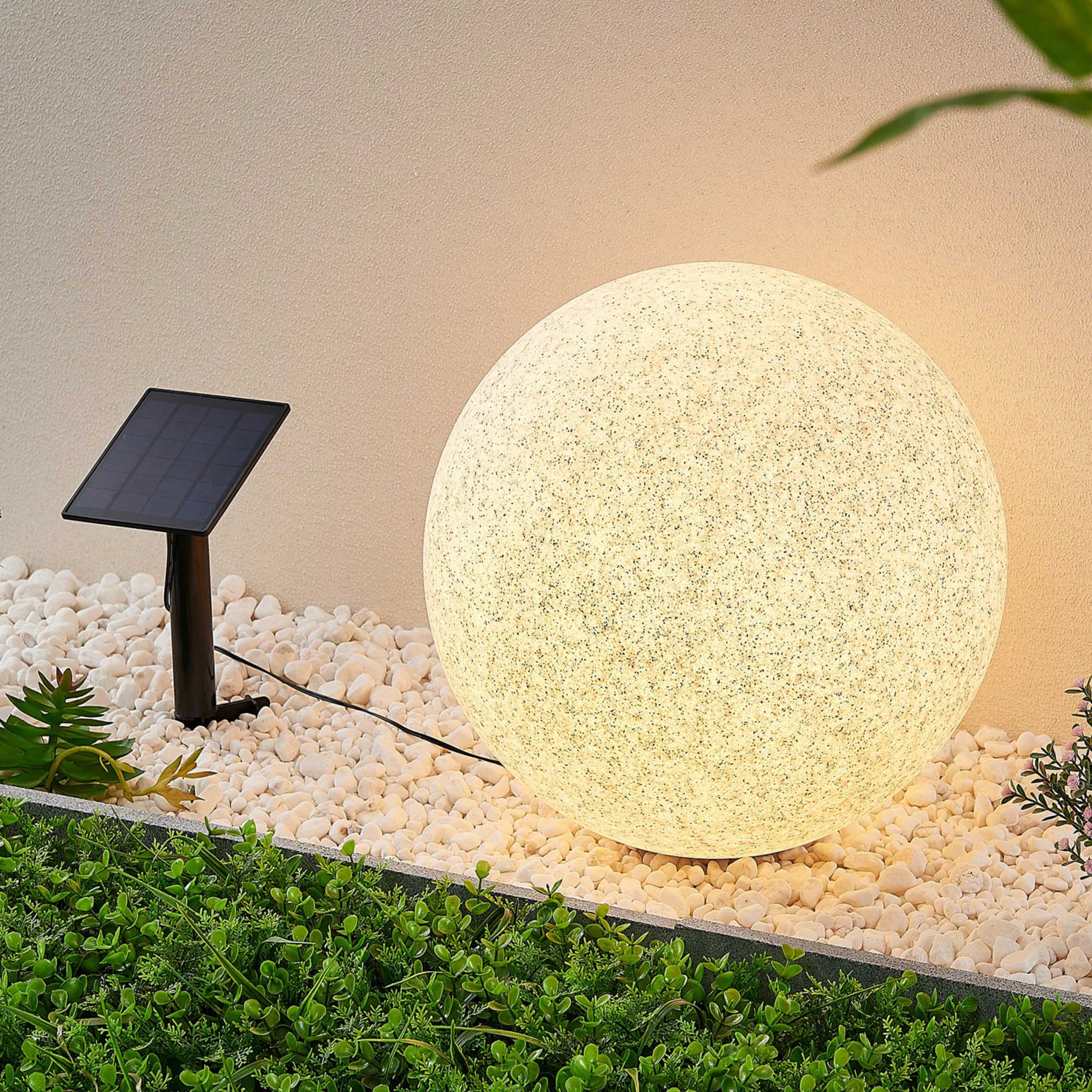 Lindby Hamela LED-Solar-Dekoleuchte, RGB steuerbar