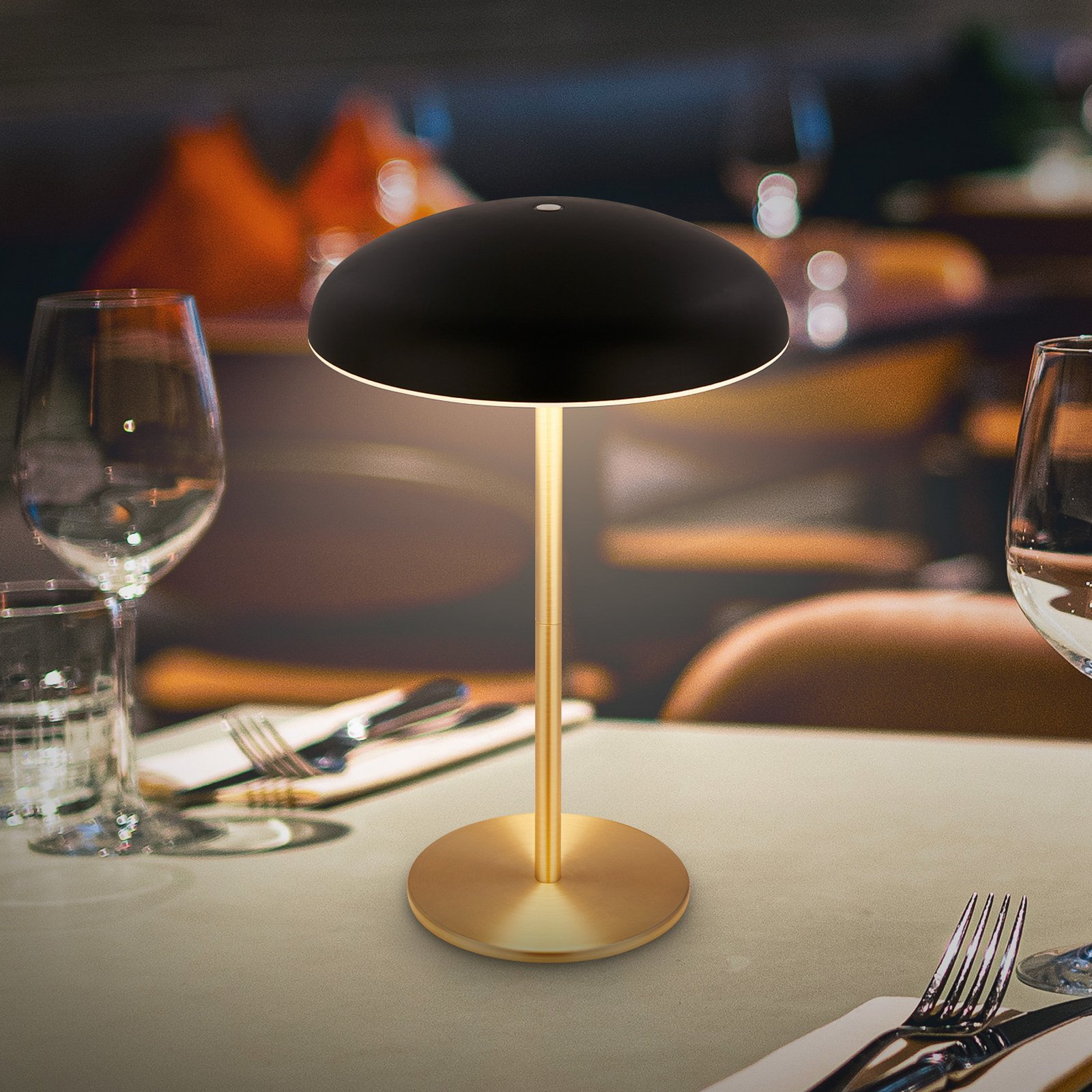LED-akutoitega laualamp Brilo unplugged Caxa, must/messing