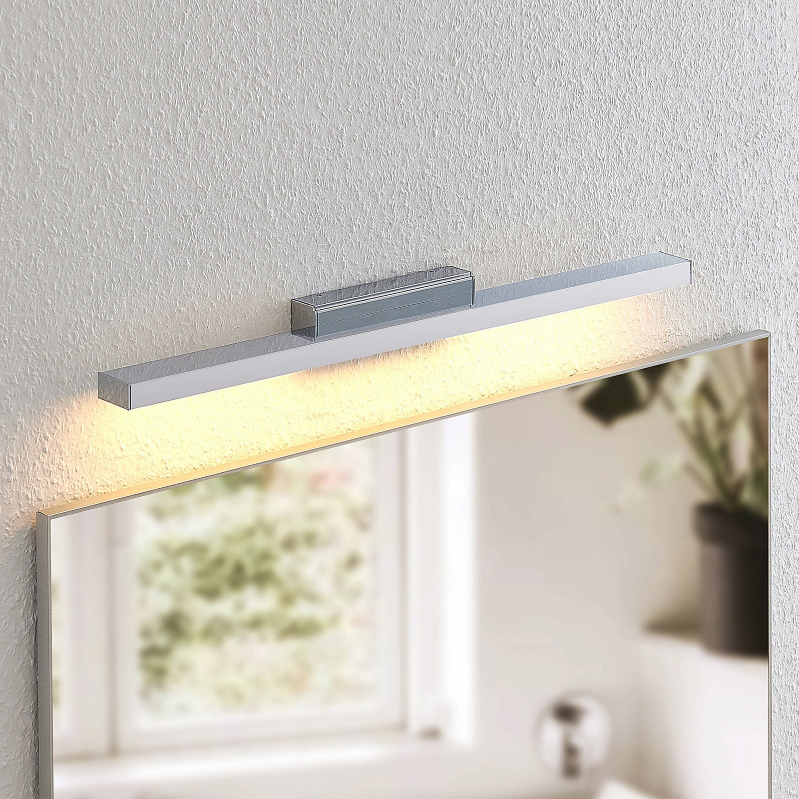 Alenia LED Vegglampe L60 White/Chrome - Lindby