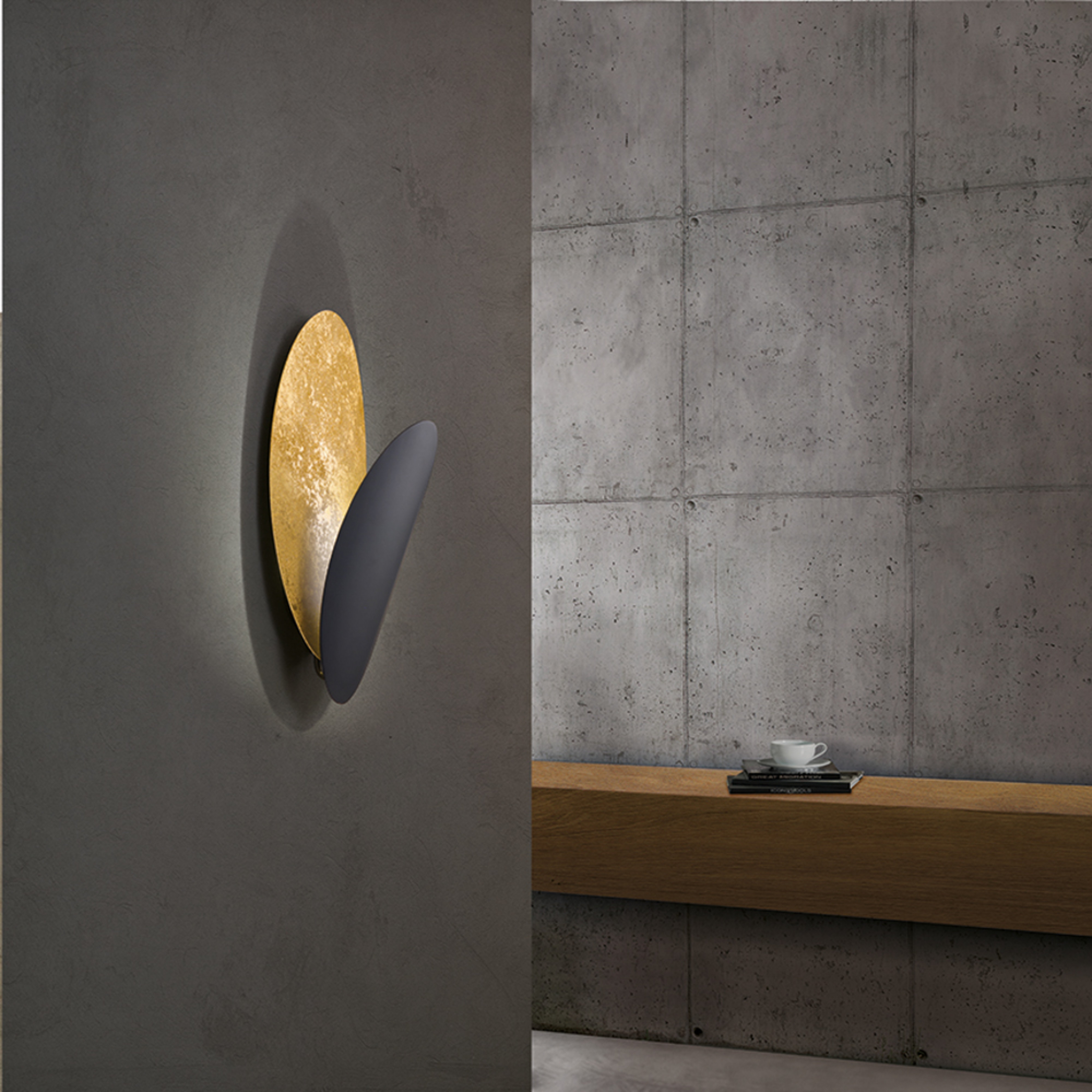 ICONE Masai sienas lampa 927 Triac 50x28 zelta/ melna