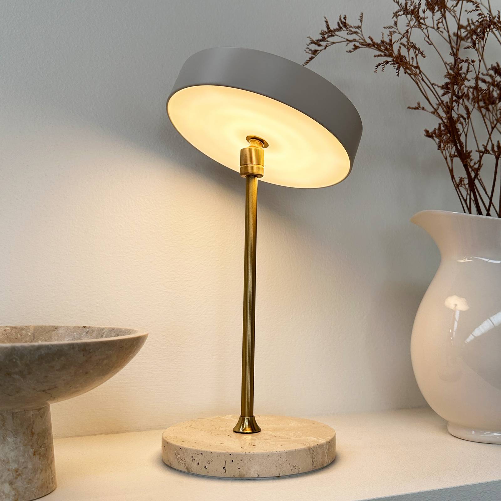 Dyberg Larsen Lampa stołowa LED Moonlight, beżowa