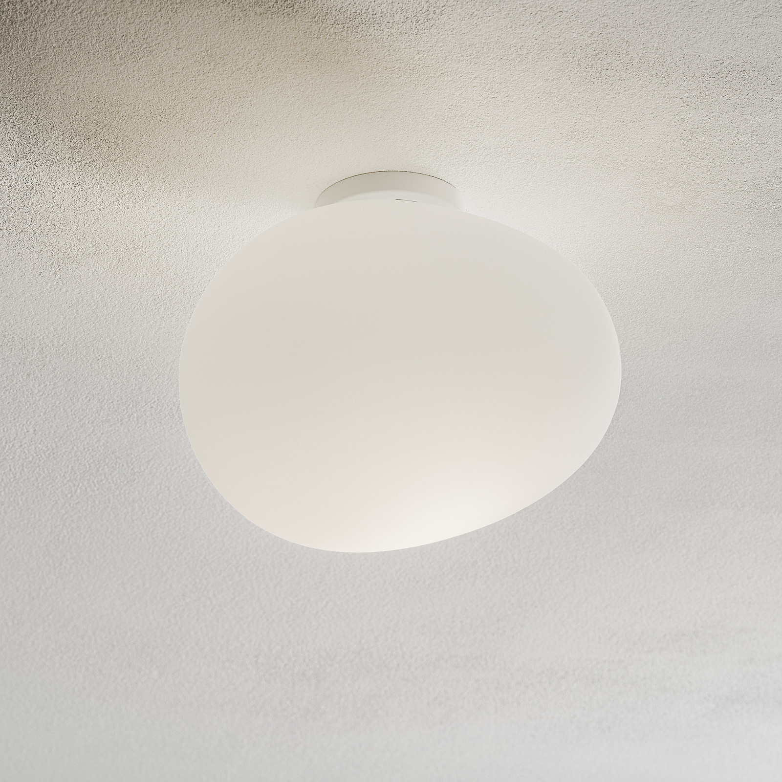 Foscarini Gregg media plafonieră din sticlă 27 cm - Camera de zi / sufragerie - design - alb satinat