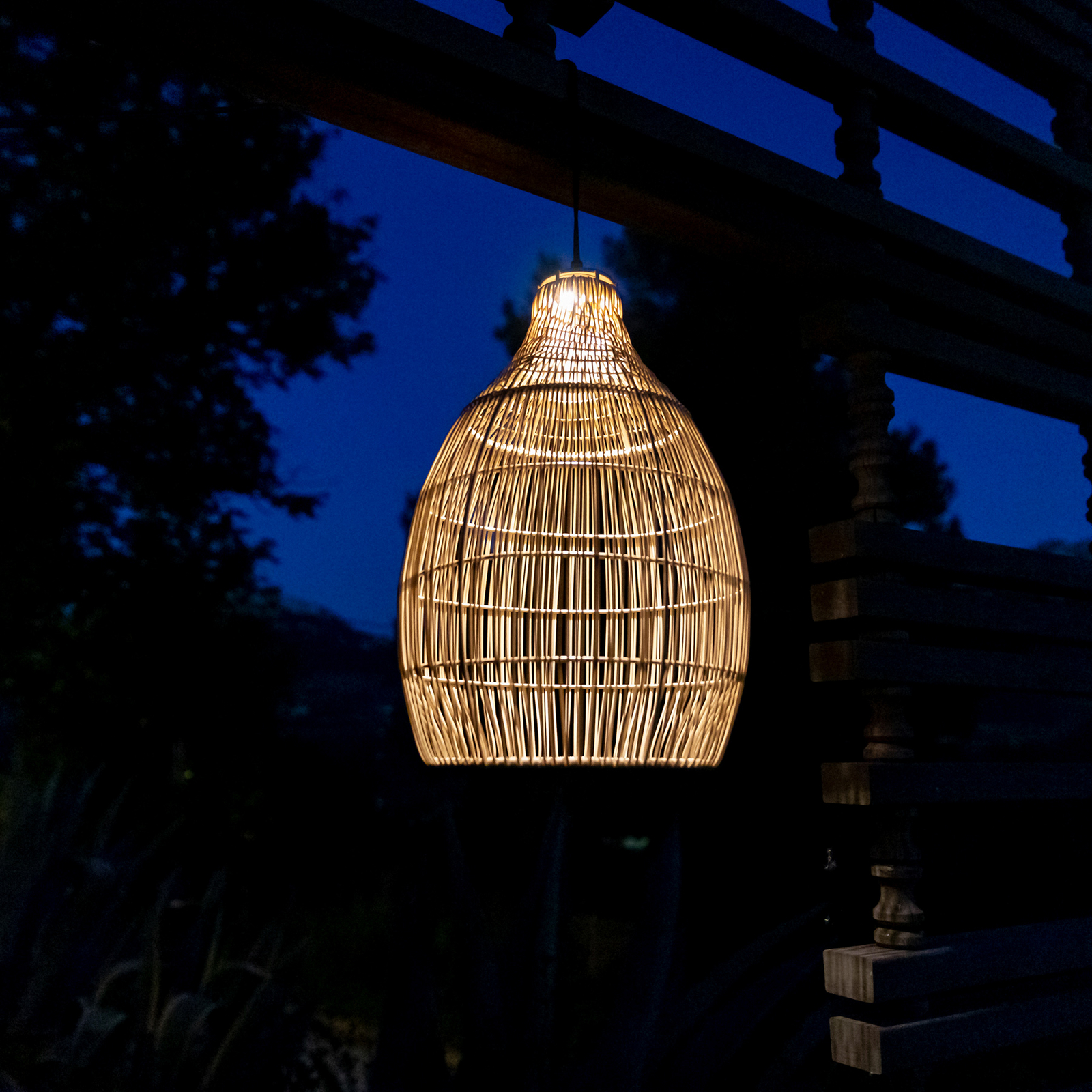 LED saules enerģijas piekaramā lampa HOLIDAY, Ø 29 cm, smilškrāsas/melnas LED saules enerģijas piekaramā lampa HOLIDAY, Ø 29 cm, smilškrāsas/melnas
