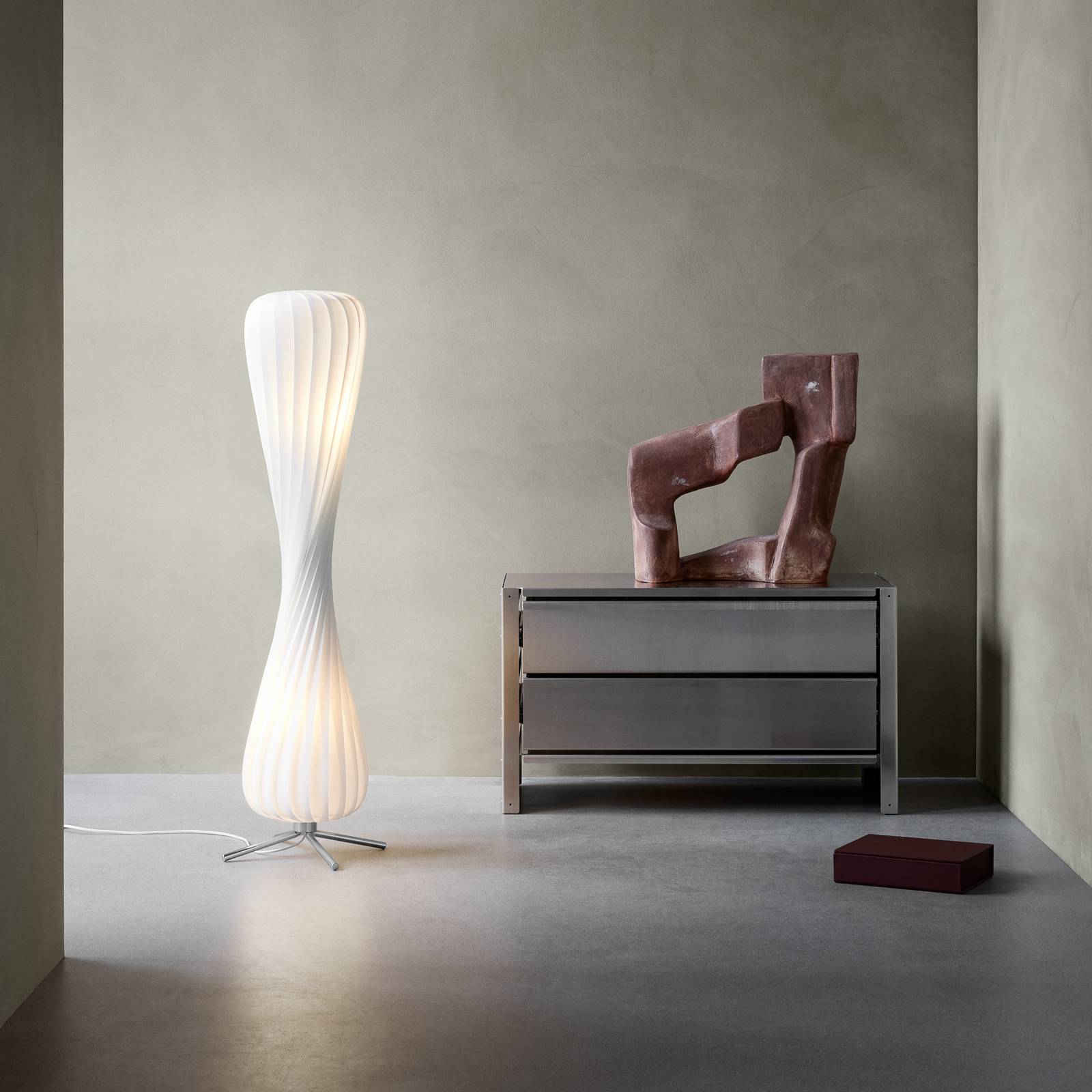 Tom Rossau vloerlamp TR7, kunststof (PP), 117 cm hoog, E27