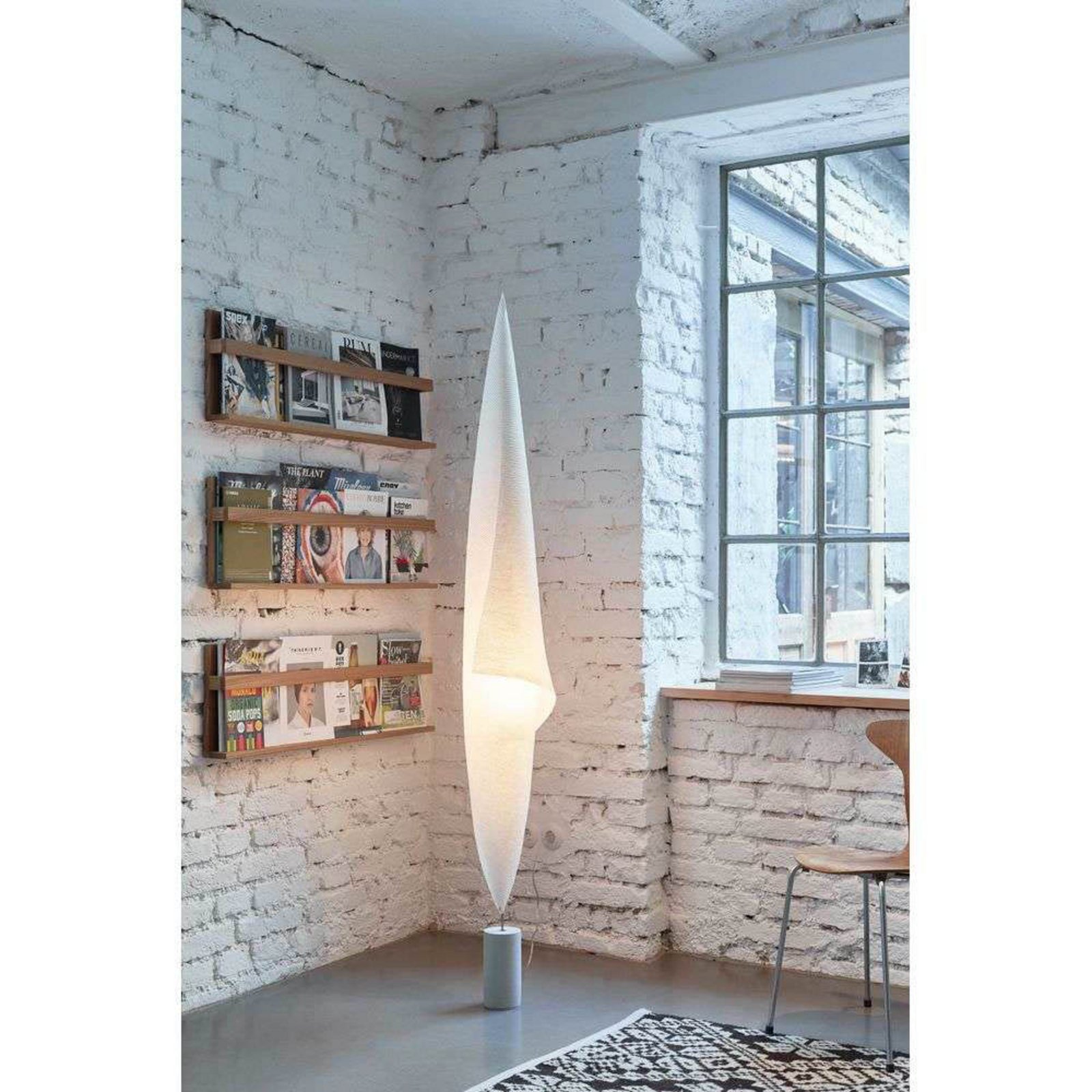 Wo-Tum-Bu 1 Gulvlampe Natural White/Gray - Ingo Maurer