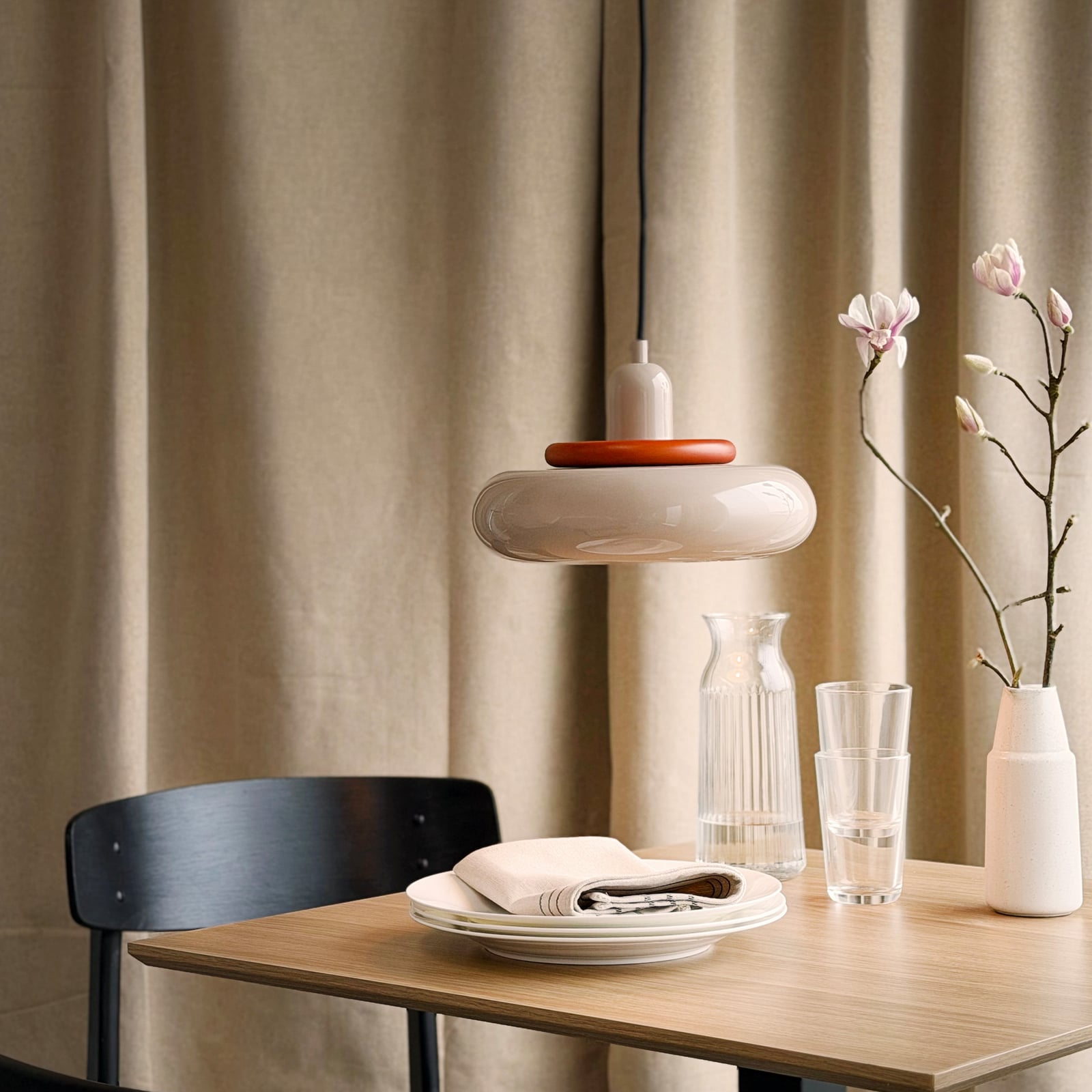Planet Mini hængelampe, beige, metal, Ø 27 cm – Dyberg Larsen