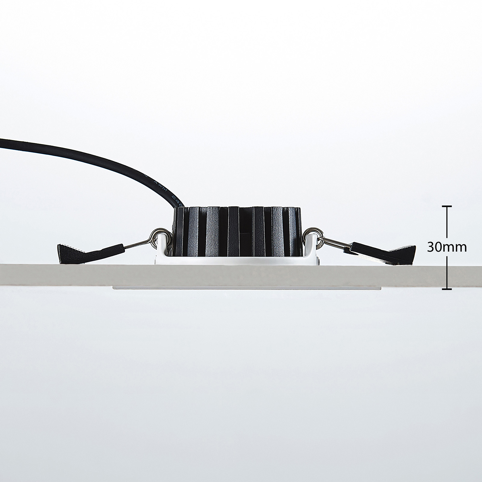 Arcchio Dacio LED-downlight kantet 36°, IP65, 6,3W