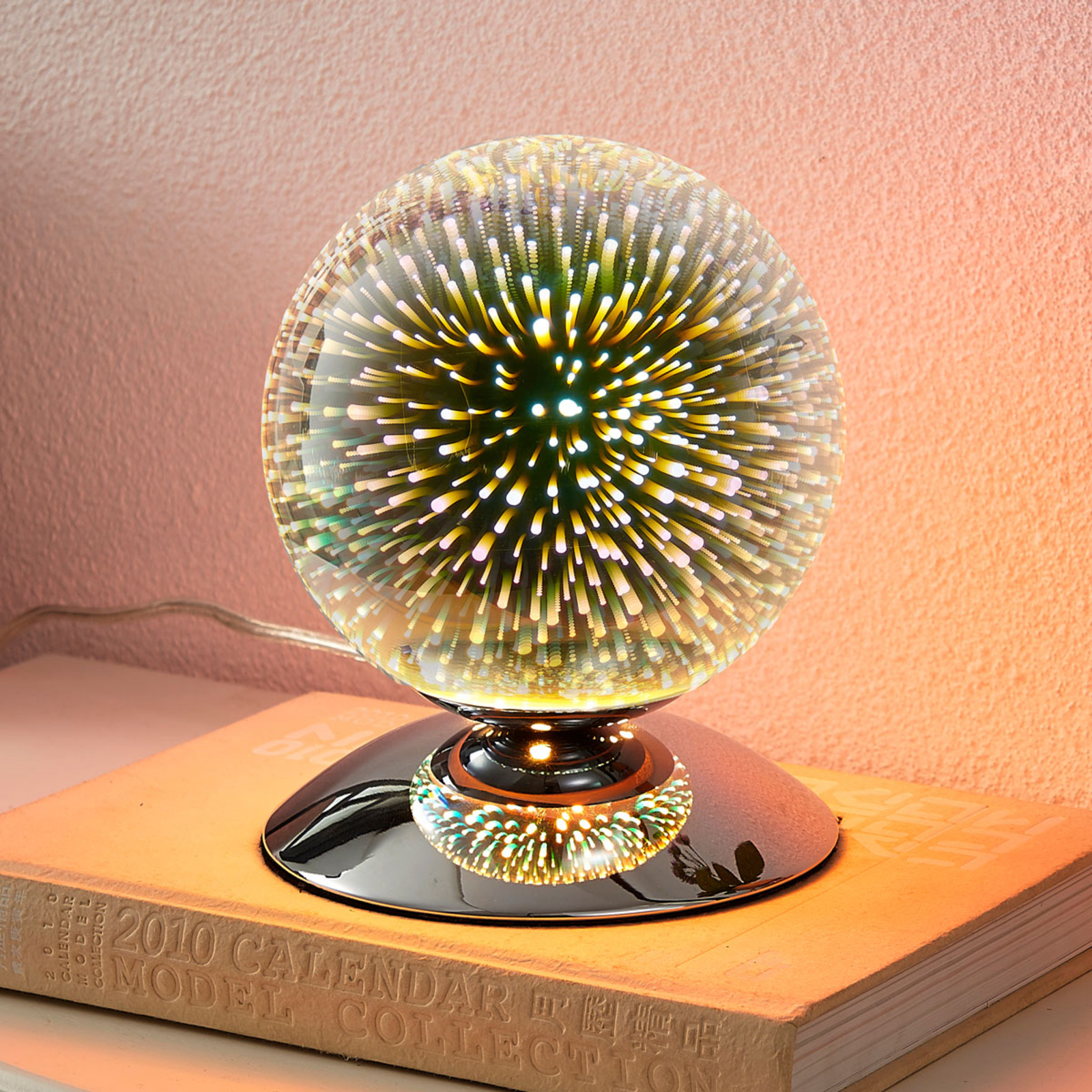 Lámpara de mesa Isumi de gran efecto, esférica
