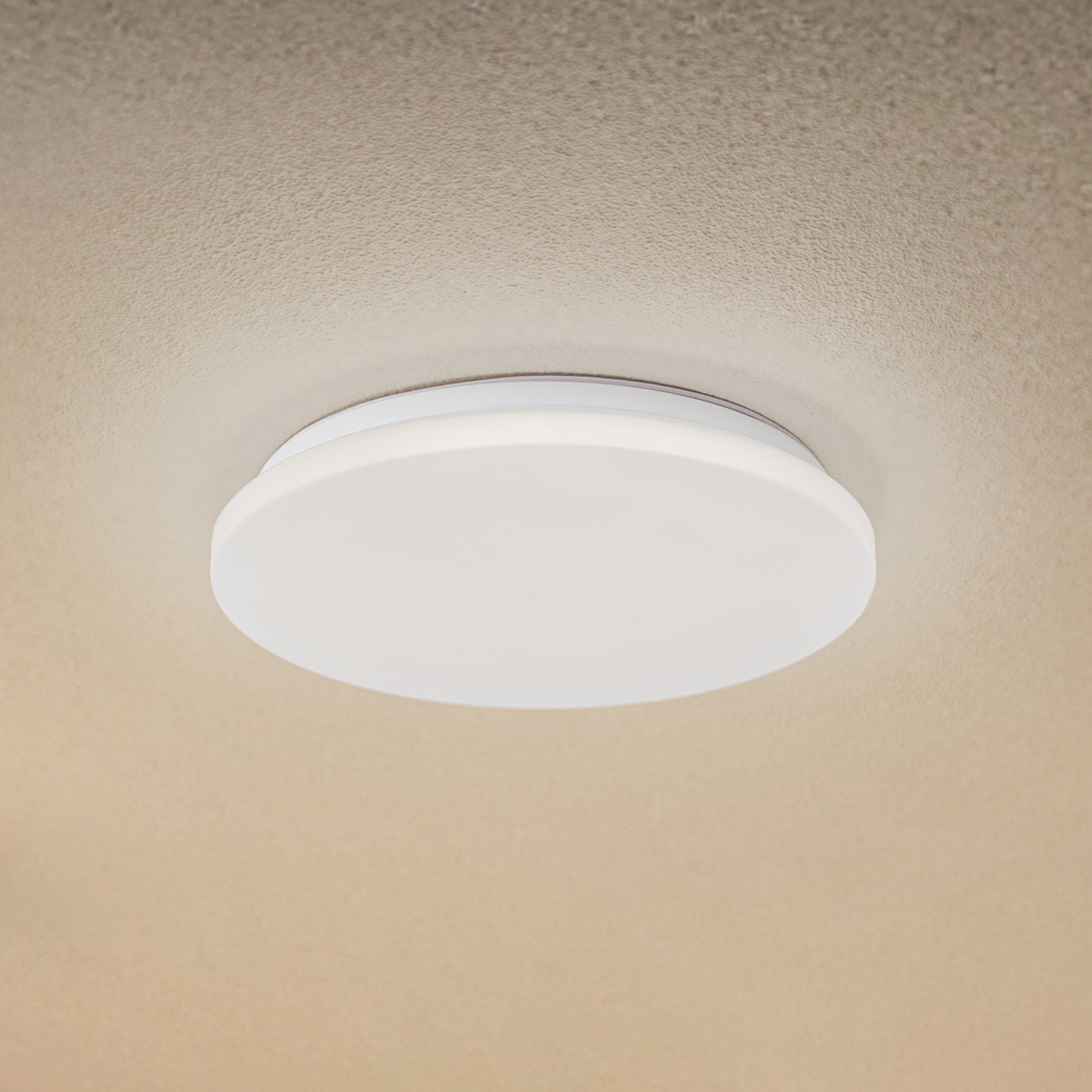 Lindby plafoniera da esterno Kirkola, 4000 K, Ø 34 cm, bianco
