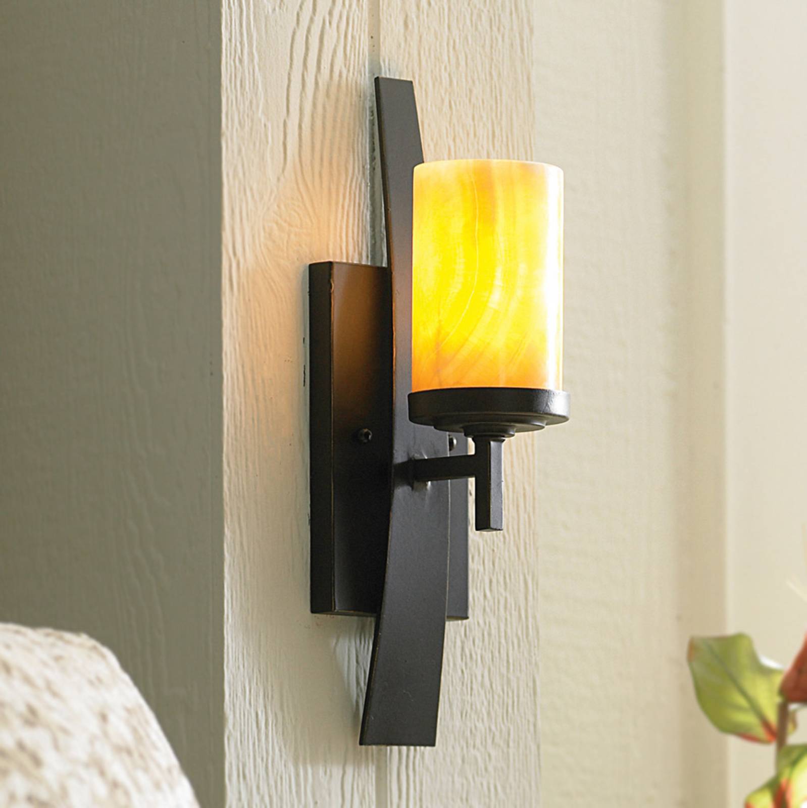 Wall lamp Kyle with onyx lampshade