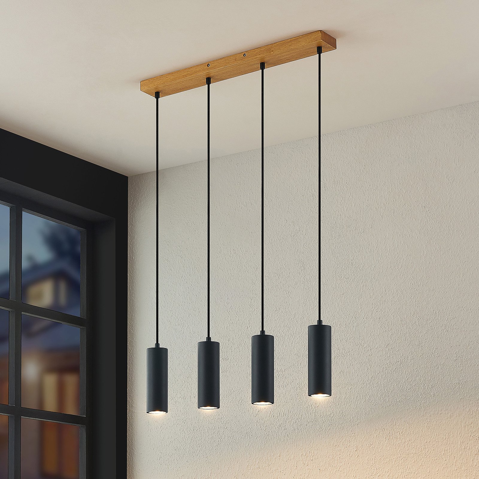 Maniva 4 Pendelleuchte Black/Wood - Lindby