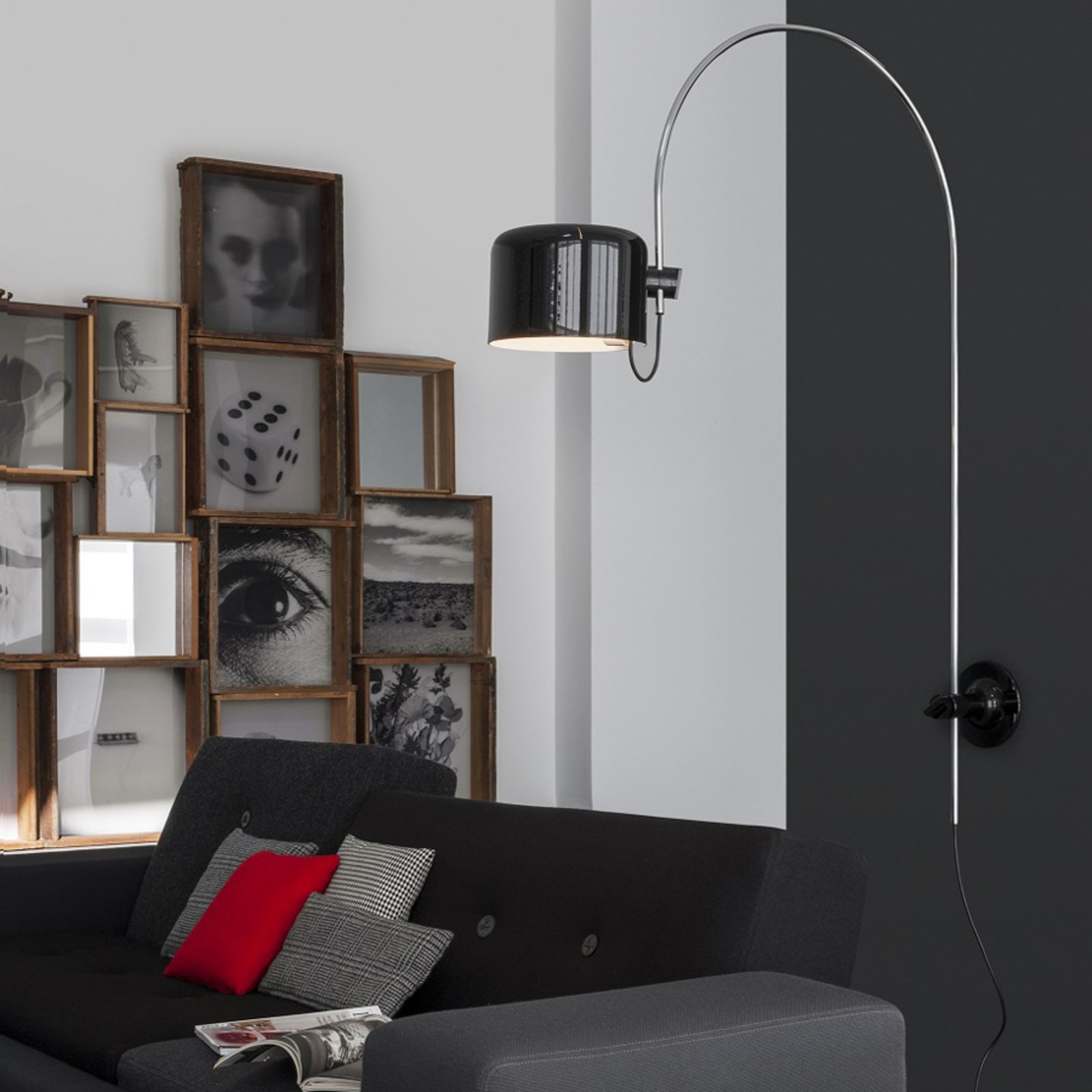 Oluce Coupé - Arched wall light in black