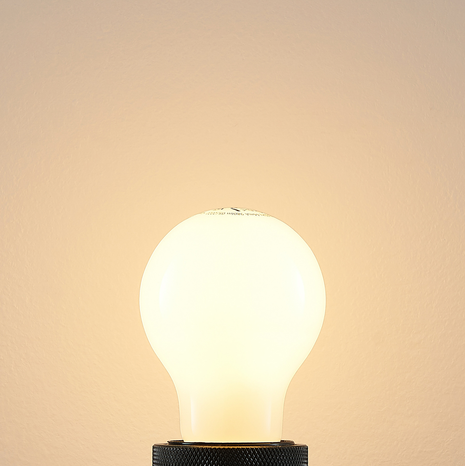 Conjunto de 3 lâmpadas LED E27 8W 2.700K opalinas reguláveis