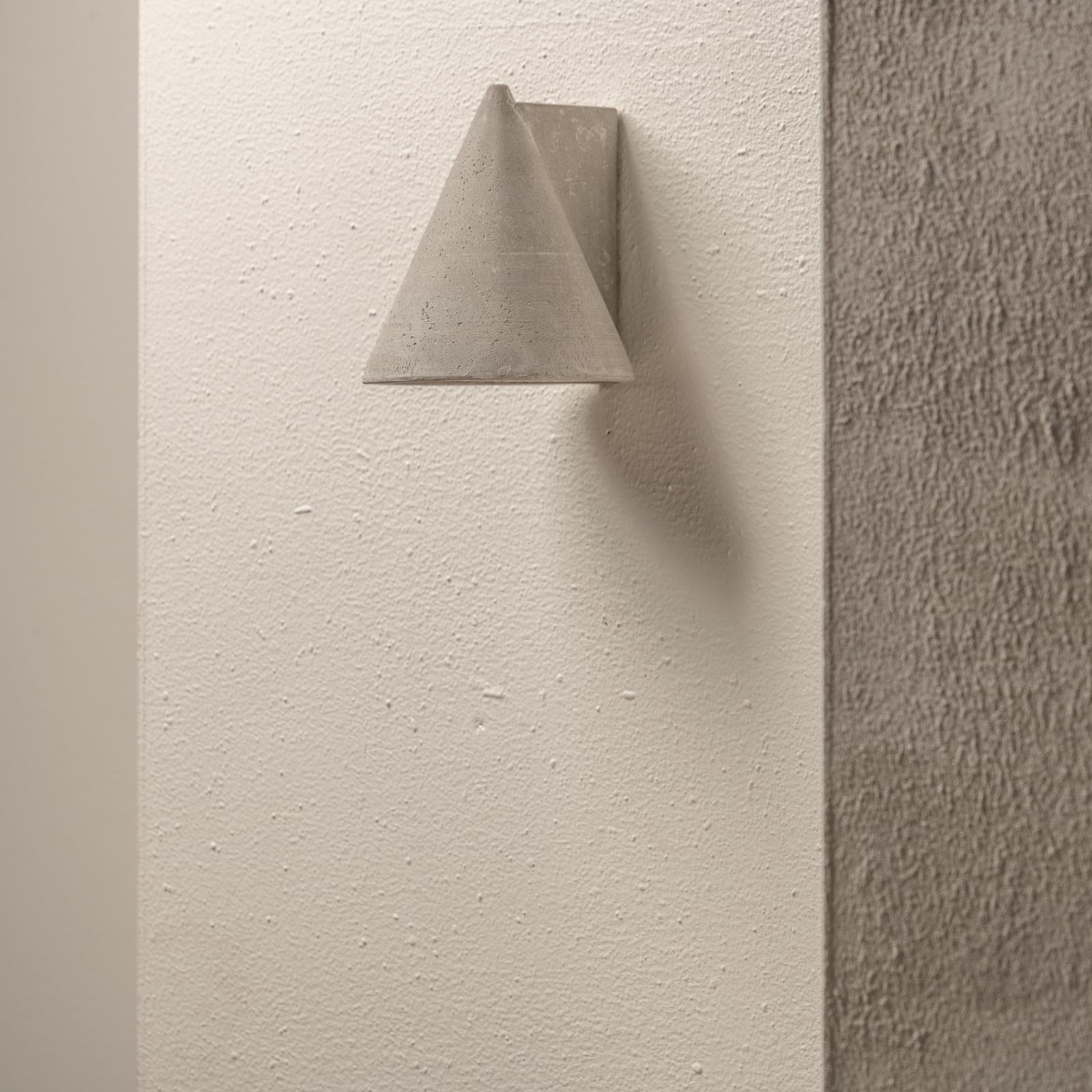 °1 CONCRETE PRIMARY SHAPE væglampe, beton, E14 – Serax °1 CONCRETE PRIMARY SHAPE væglampe, beton, E14 – Serax