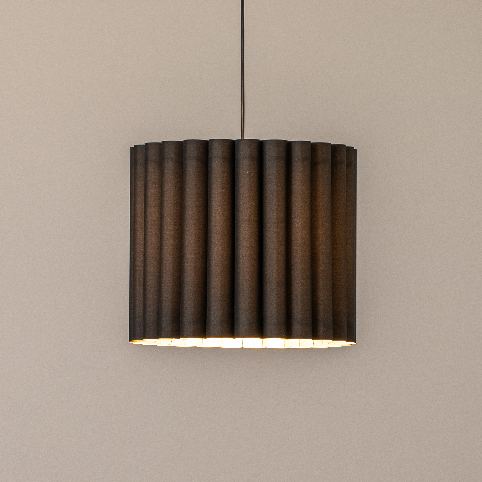 Candeeiro suspenso Aria, preto, microfibra, E27