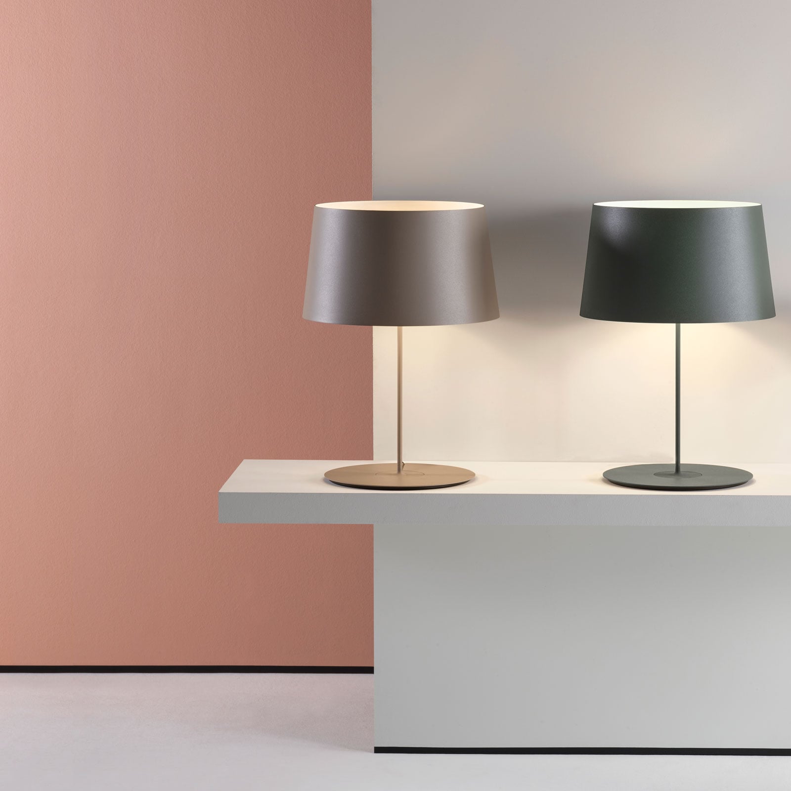 Warm 4901 Tischleuchte, beige, Ø 42 cm - Vibia