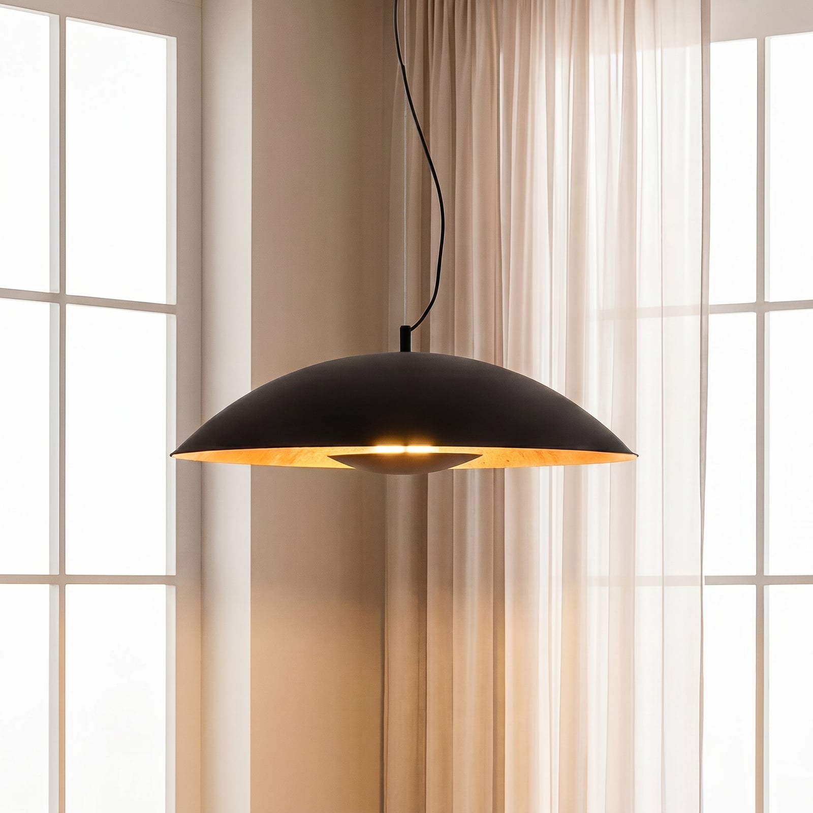 Lindby Pendelleuchte Emilienne, schwarz, goldfarben, Ø 60 cm