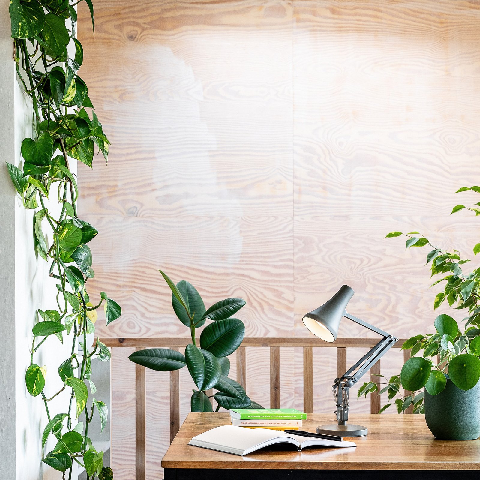 90 Mini Mini Table Lamp Kelp Green - Anglepoise
