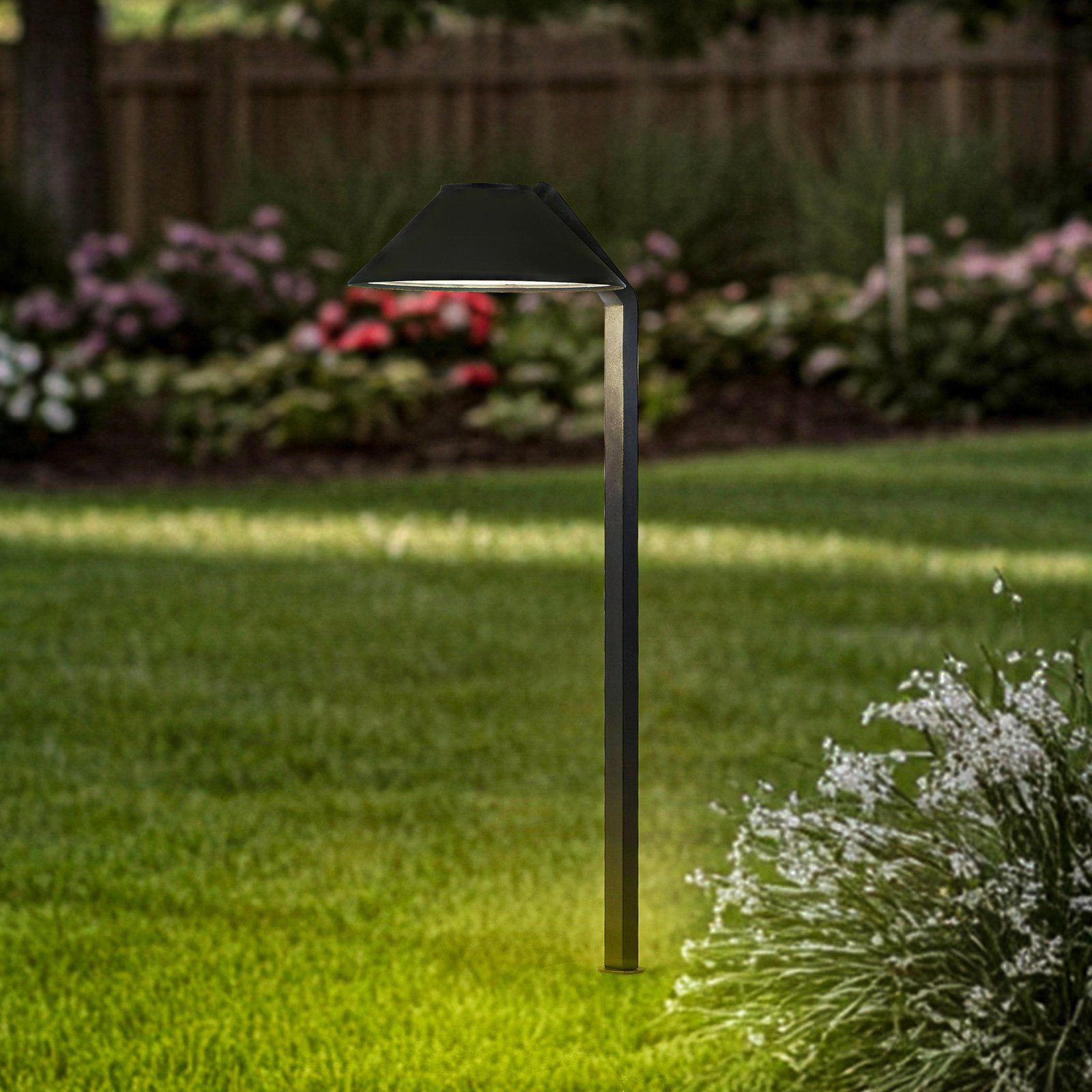 Lámpara LED con pica Lindby Capelo, negra, aluminio, altura 77 cm