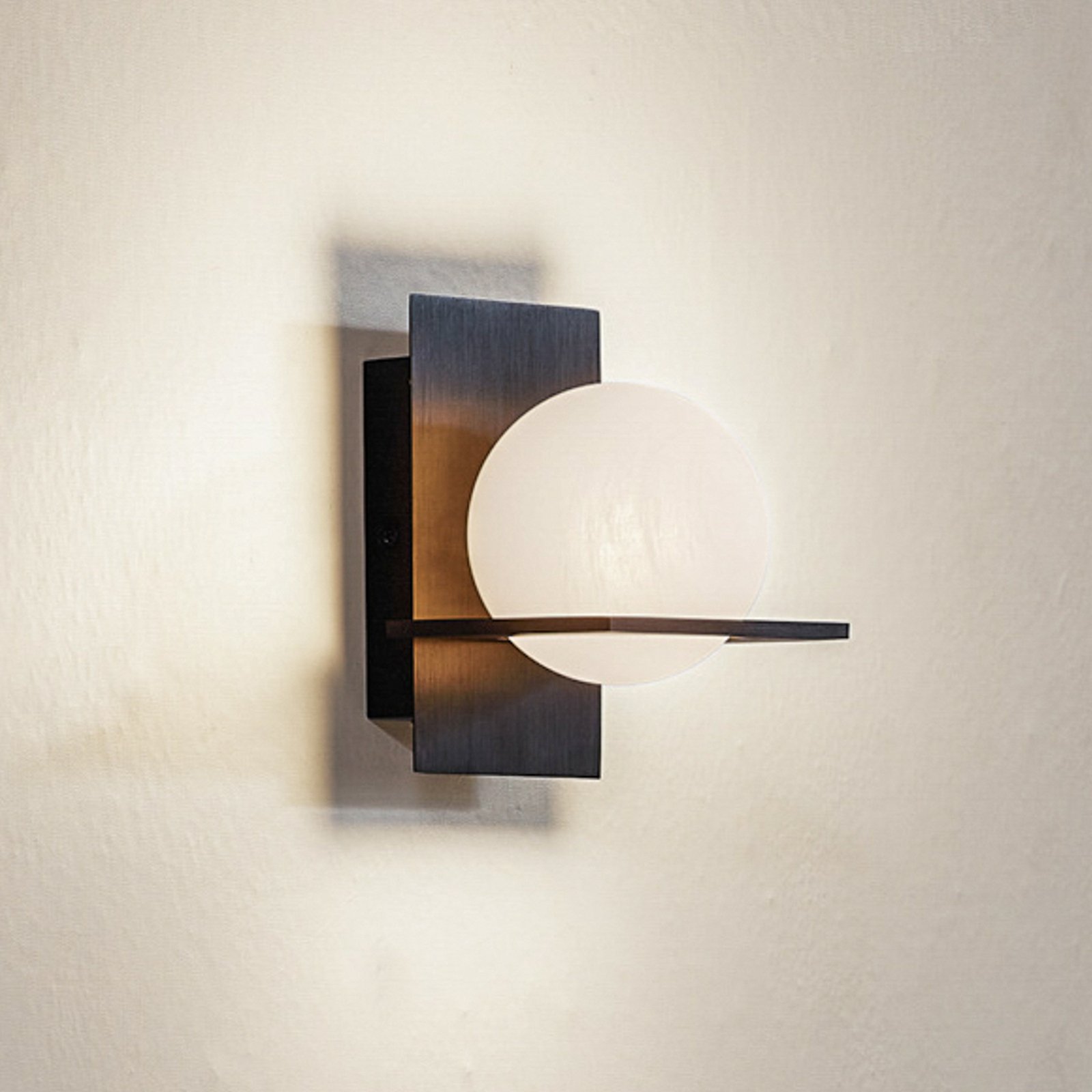 Kulka 1 Wandleuchte Opal/Schwarz - Lucande