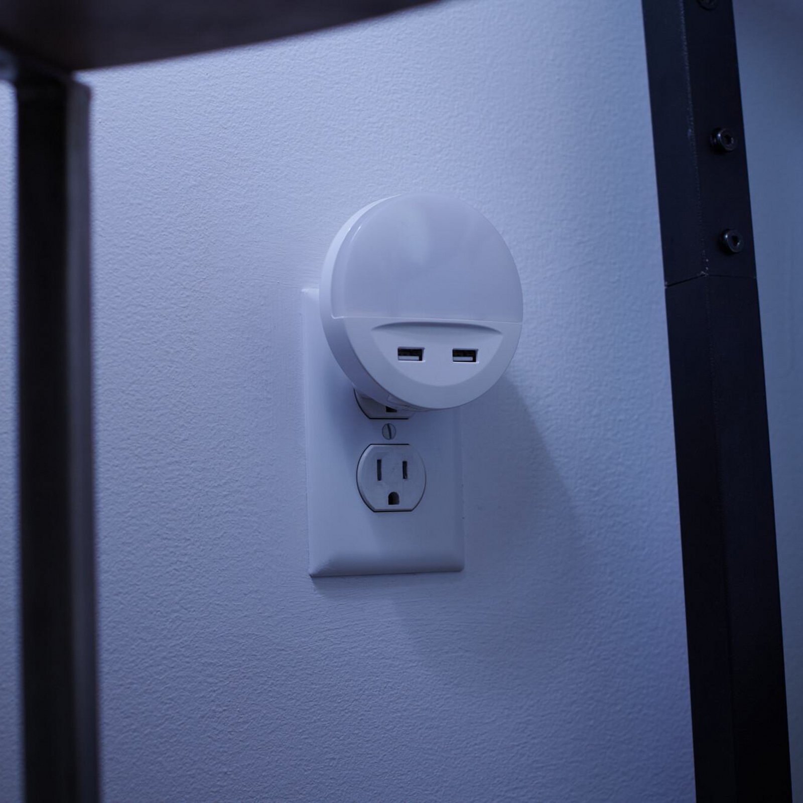 OSRAM LED-Steckdosennachtlicht LUNETTA USB, weiß, Ø 9 cm