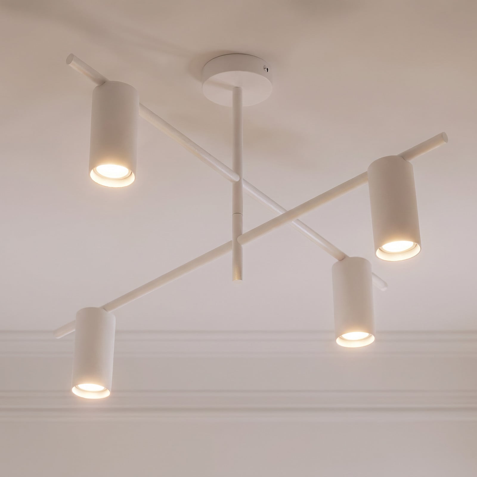 Marilou taklampa, 4 lampor, vit, Ø 70 cm – Lindby - Vardagsrum - Modern - Metall - Med flera ljuskällor