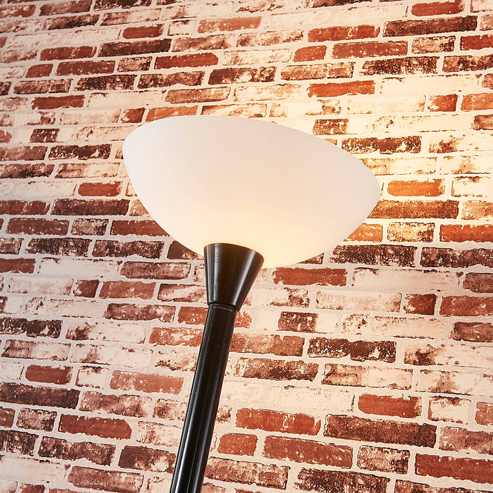 Stojaca lampa Ignacia sklenená starožitná čierna